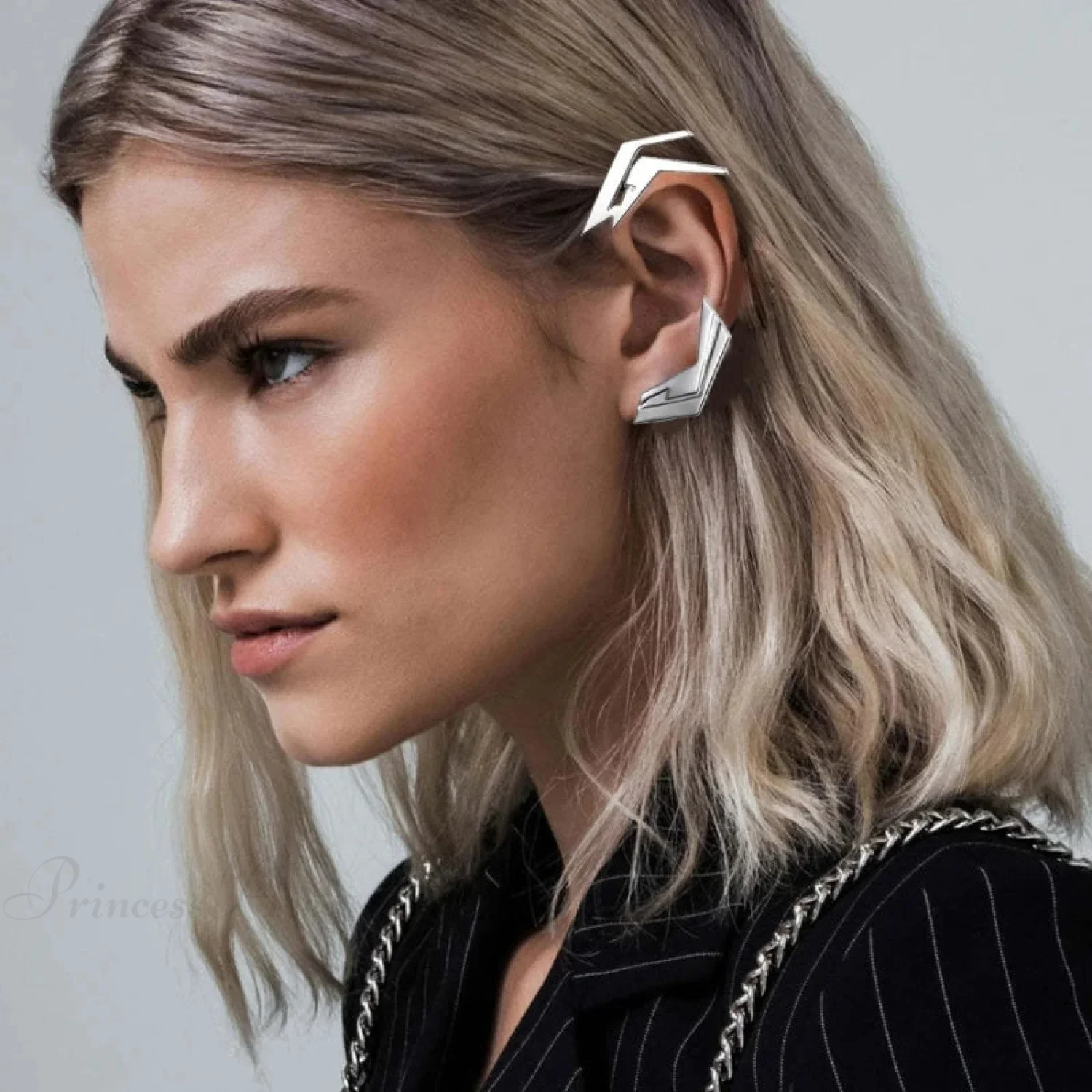 Gloomy Gothic Skull Death Moth Dangle Earring - Image 2