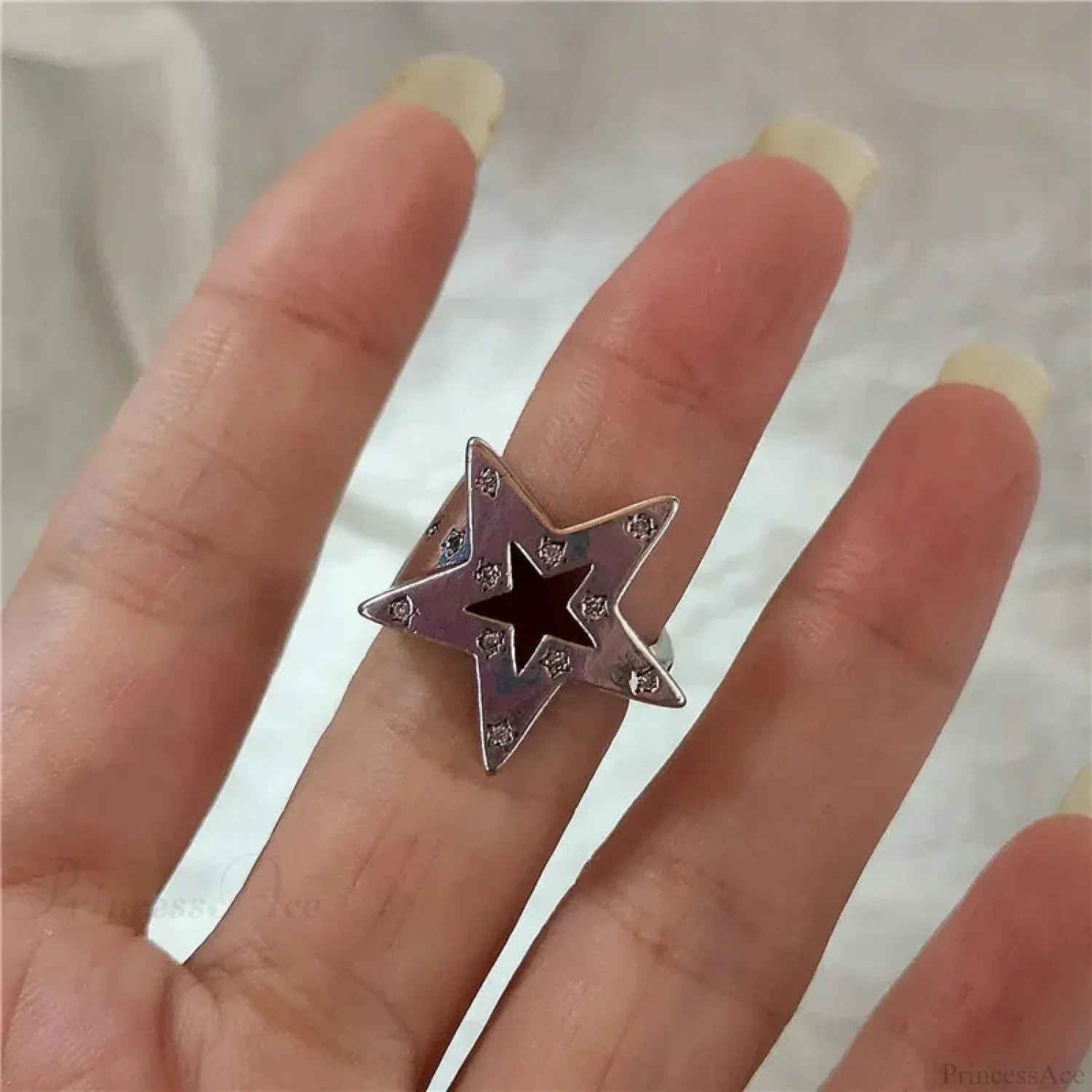 Gothic Cross Heart Luxury Ring - Image 4