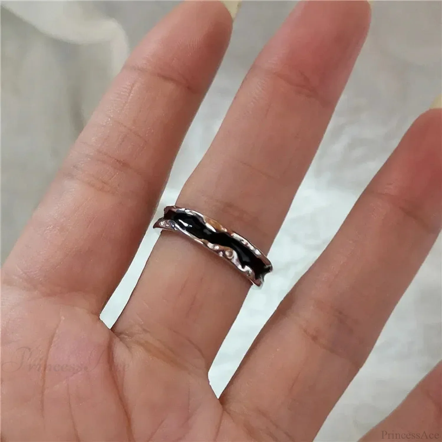 Gothic Cross Heart Luxury Ring - Image 6