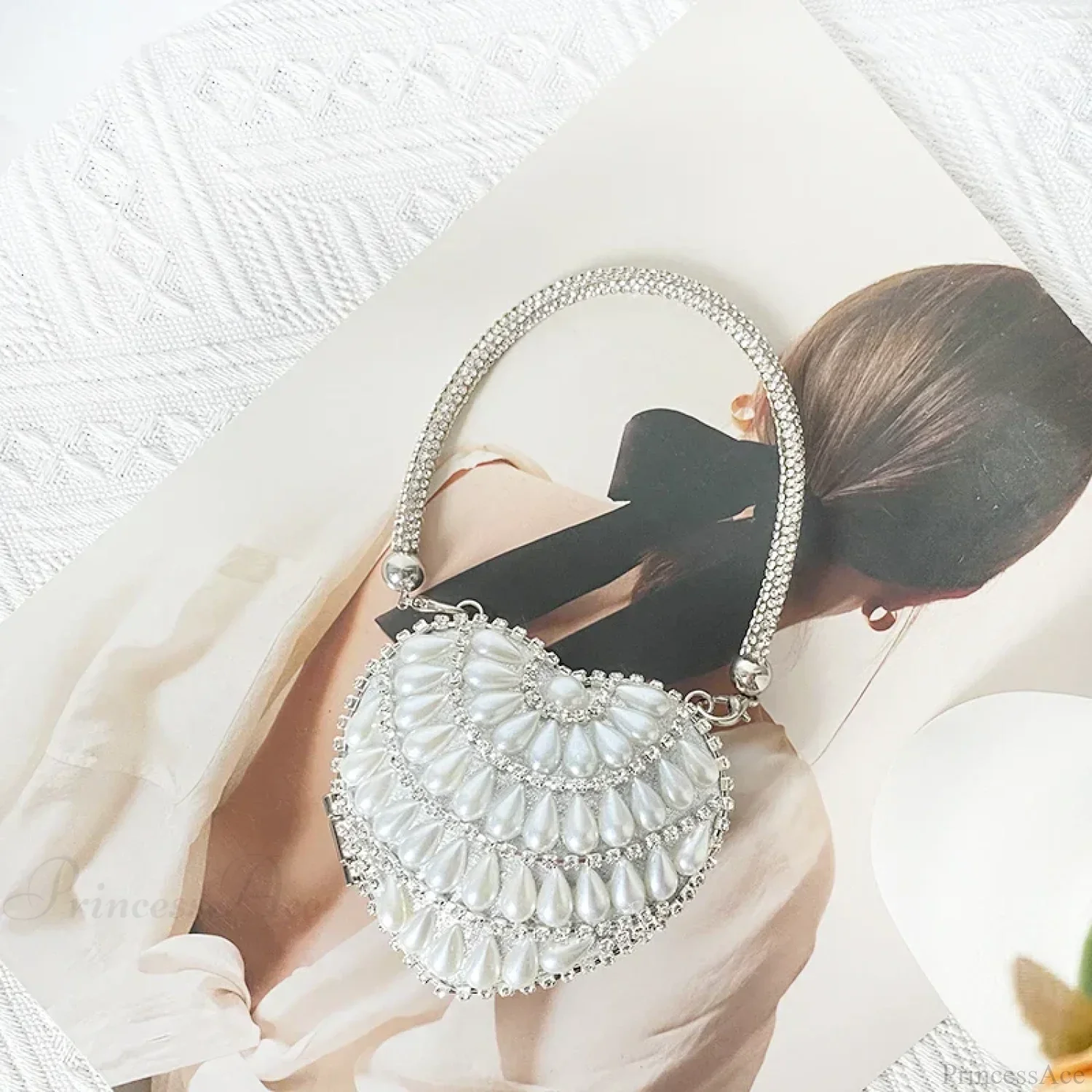Heart Shape Sparkling Diamond Clutch Bag - Image 13