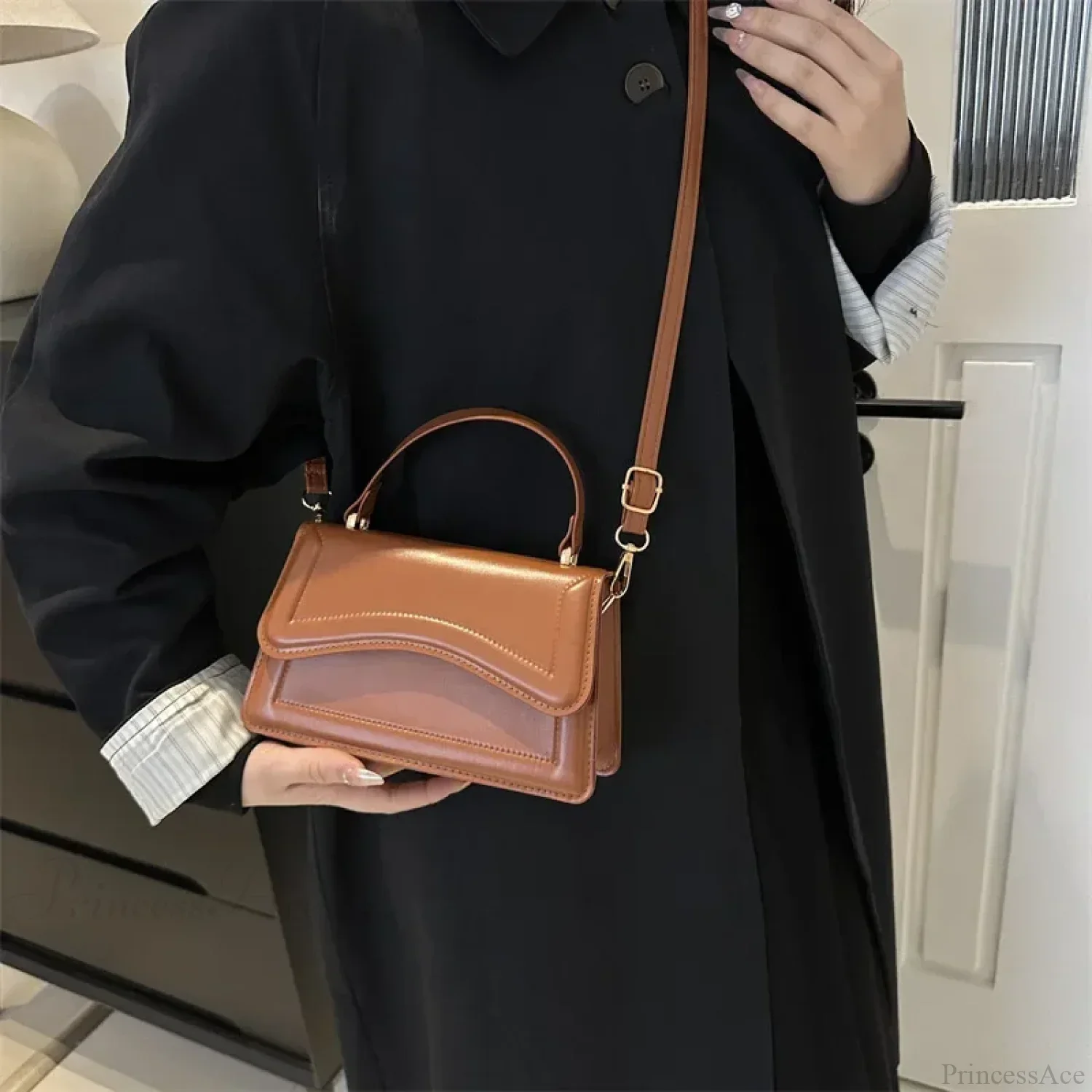 High-Quality PU Leather Solid Color Crossbody Handbag - Image 3