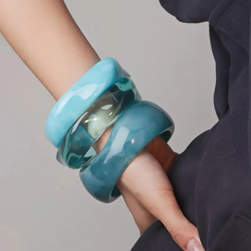 Irregular Geometric Round Acrylic Bracelet