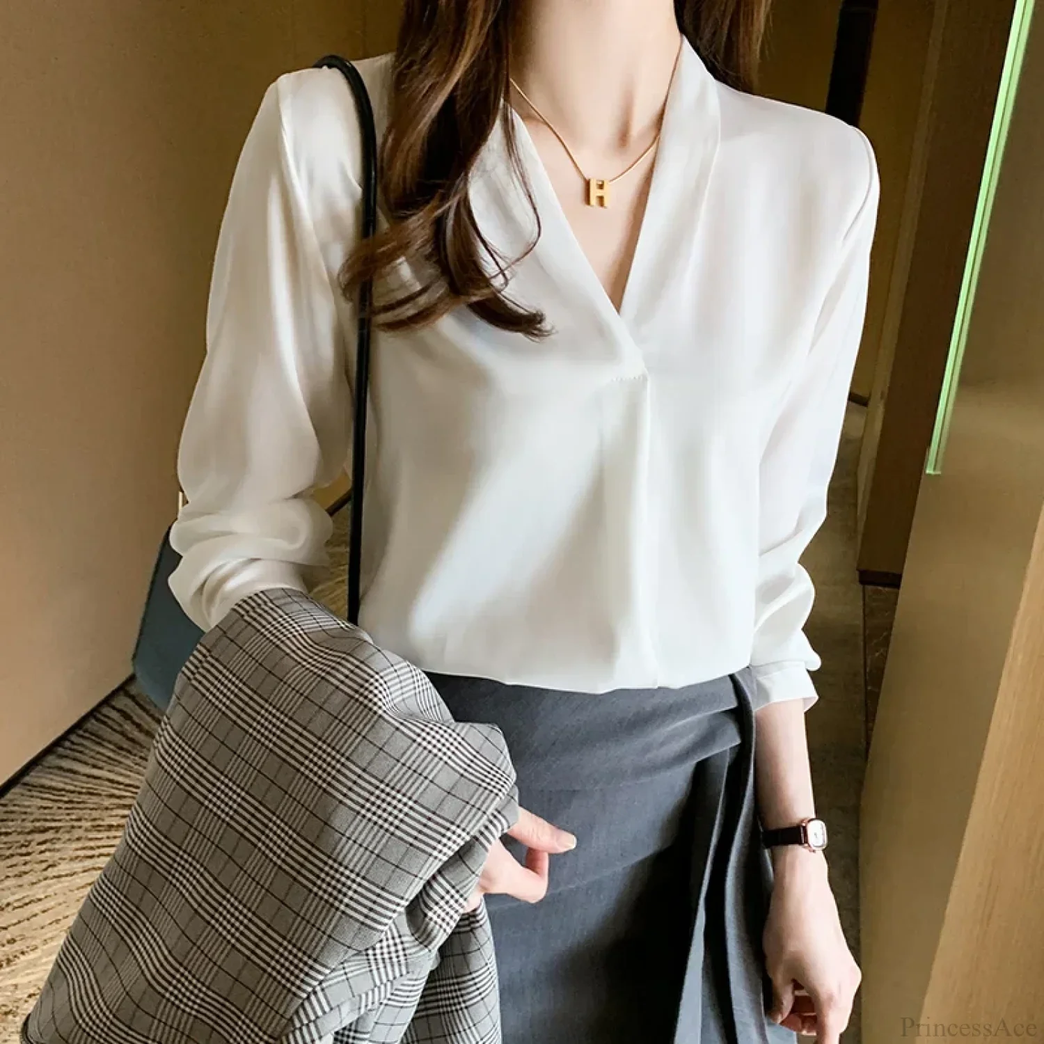Korean Style V-neck Loose Chiffon Office Blouse - Image 4