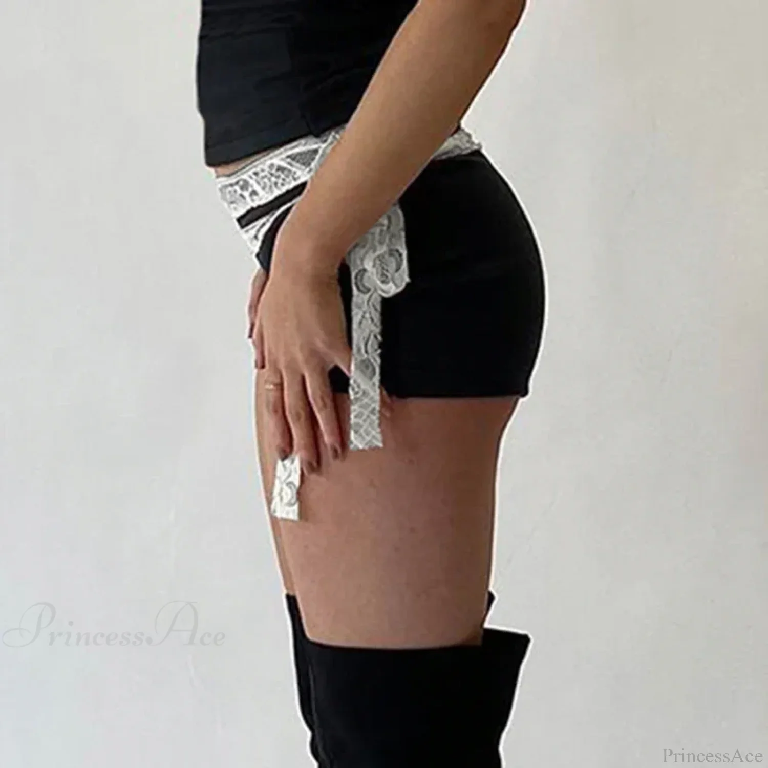 Lace Patchwork Low Waist Short - Image 4
