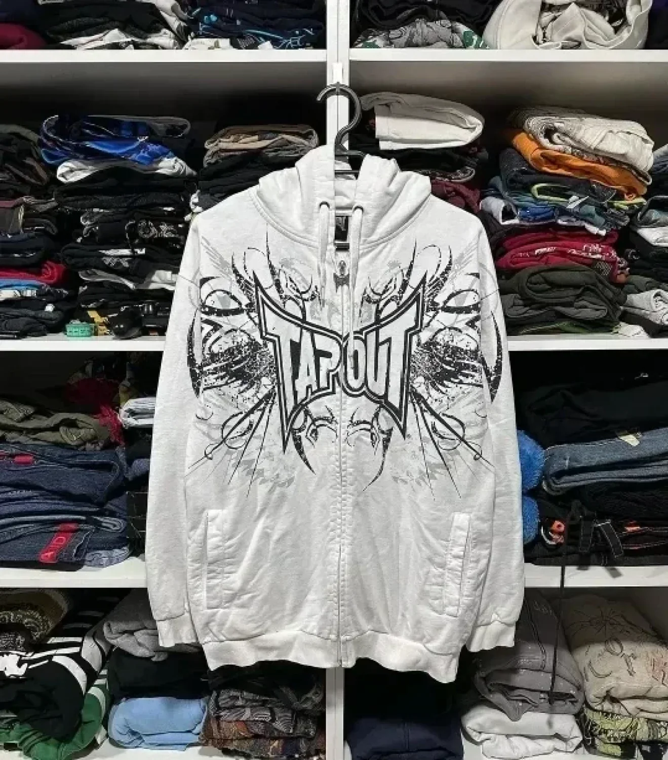 Letter Graphic Retro Hoodie - Image 6
