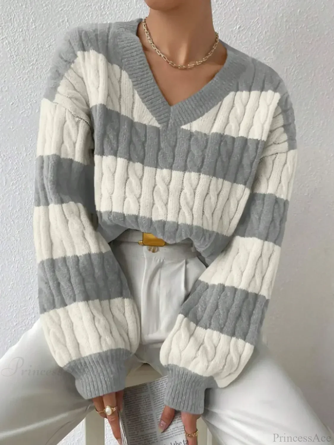 Loose Knit V-neck Vintage Pullover Sweater - Image 5