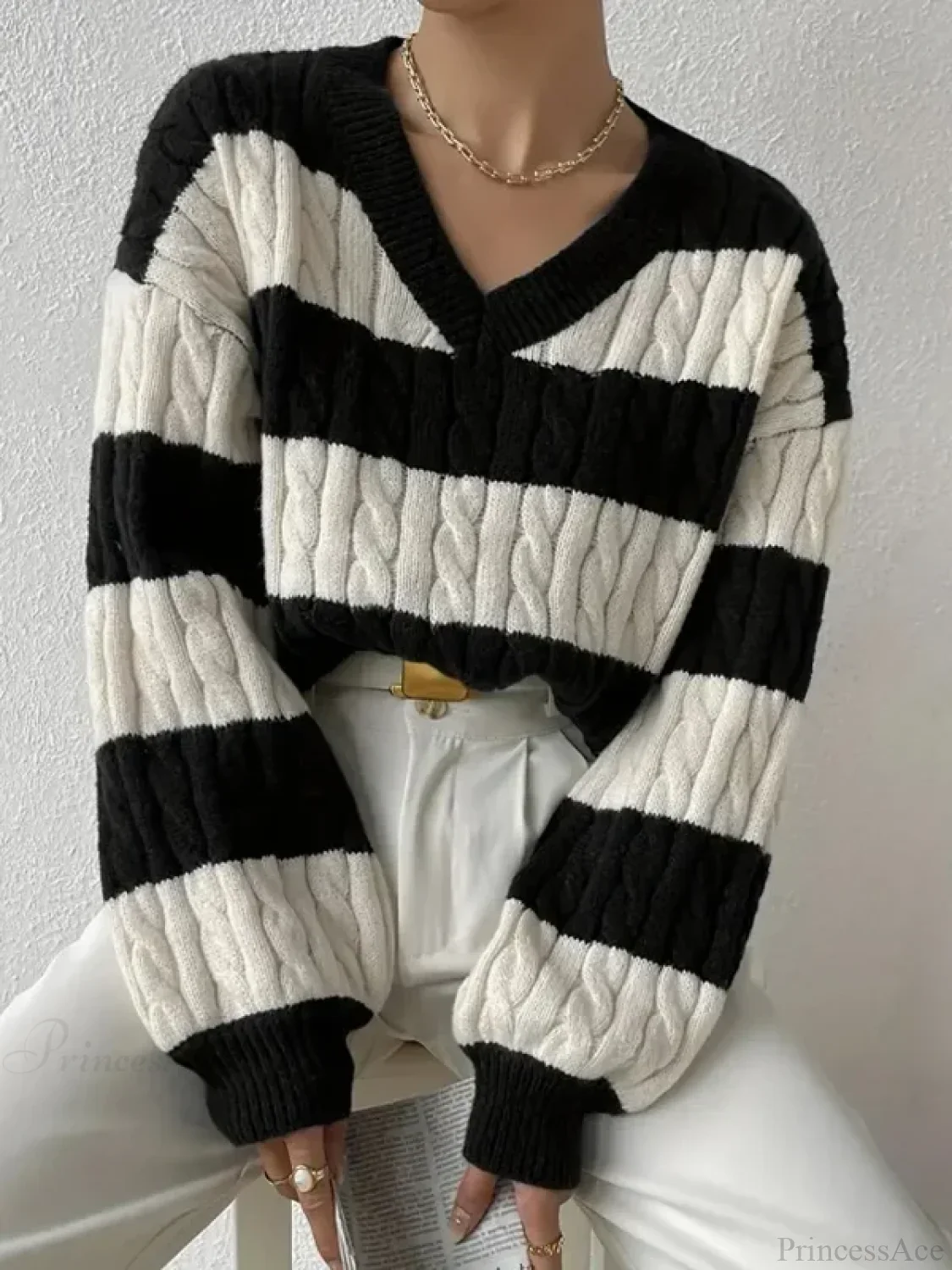 Loose Knit V-neck Vintage Pullover Sweater - Image 7