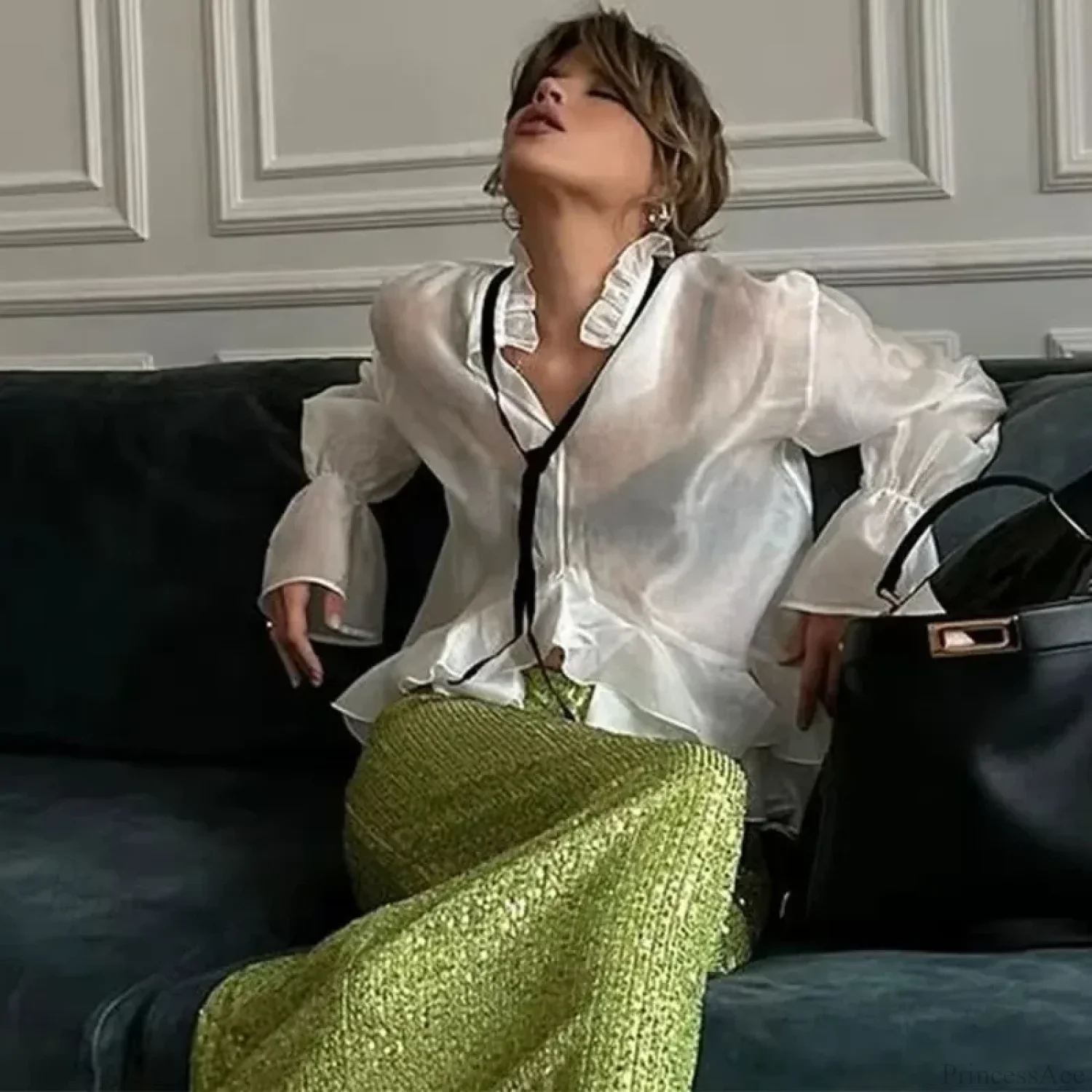 Loose White Ruffled Blouse - Image 4