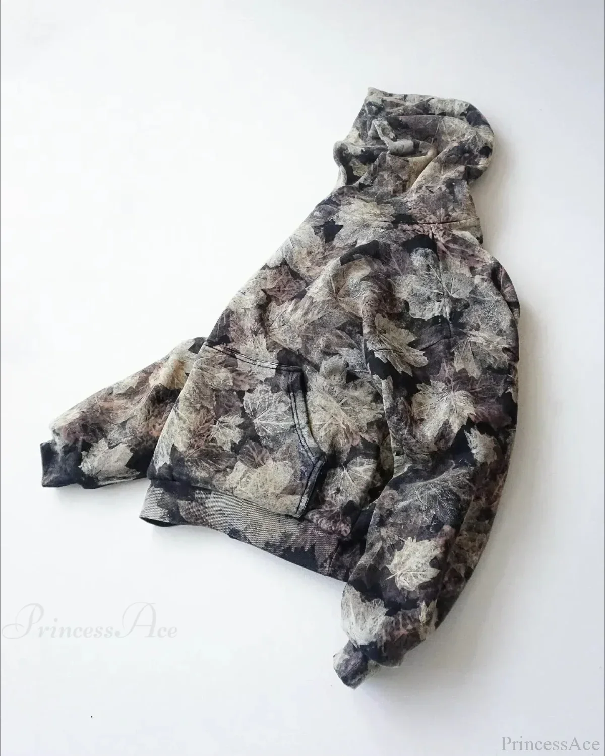 Maple Leaf Graphic Pullover Hoodie - Image 4