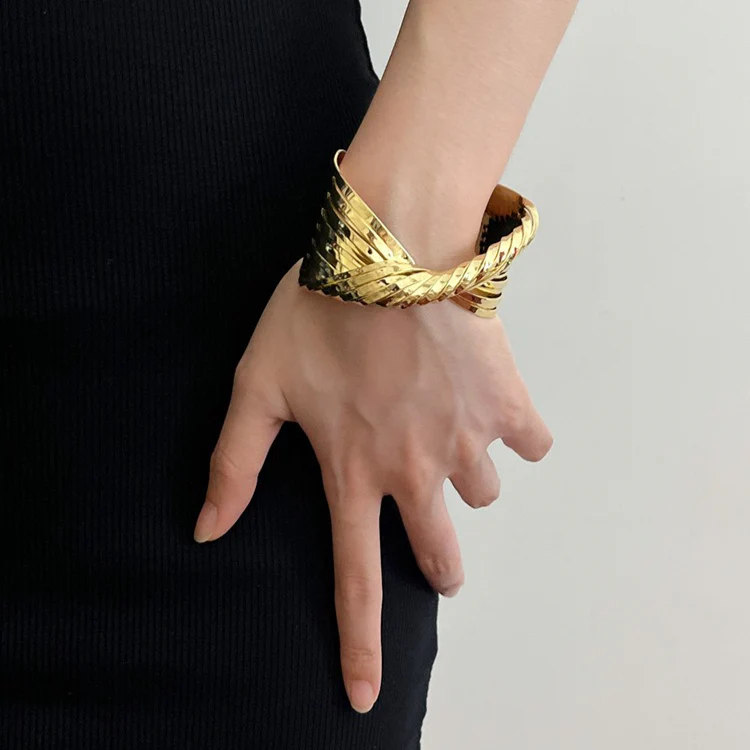 Metal Cross Wrap Irregular Open Bracelet - Image 4