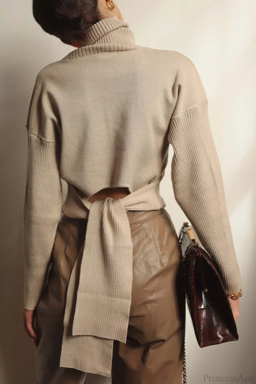 Minimal Turtleneck Tie Backless Fitted Sweater - Image 3