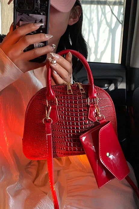 Minimalist PU Shell Small Crossbody Bag - Image 3