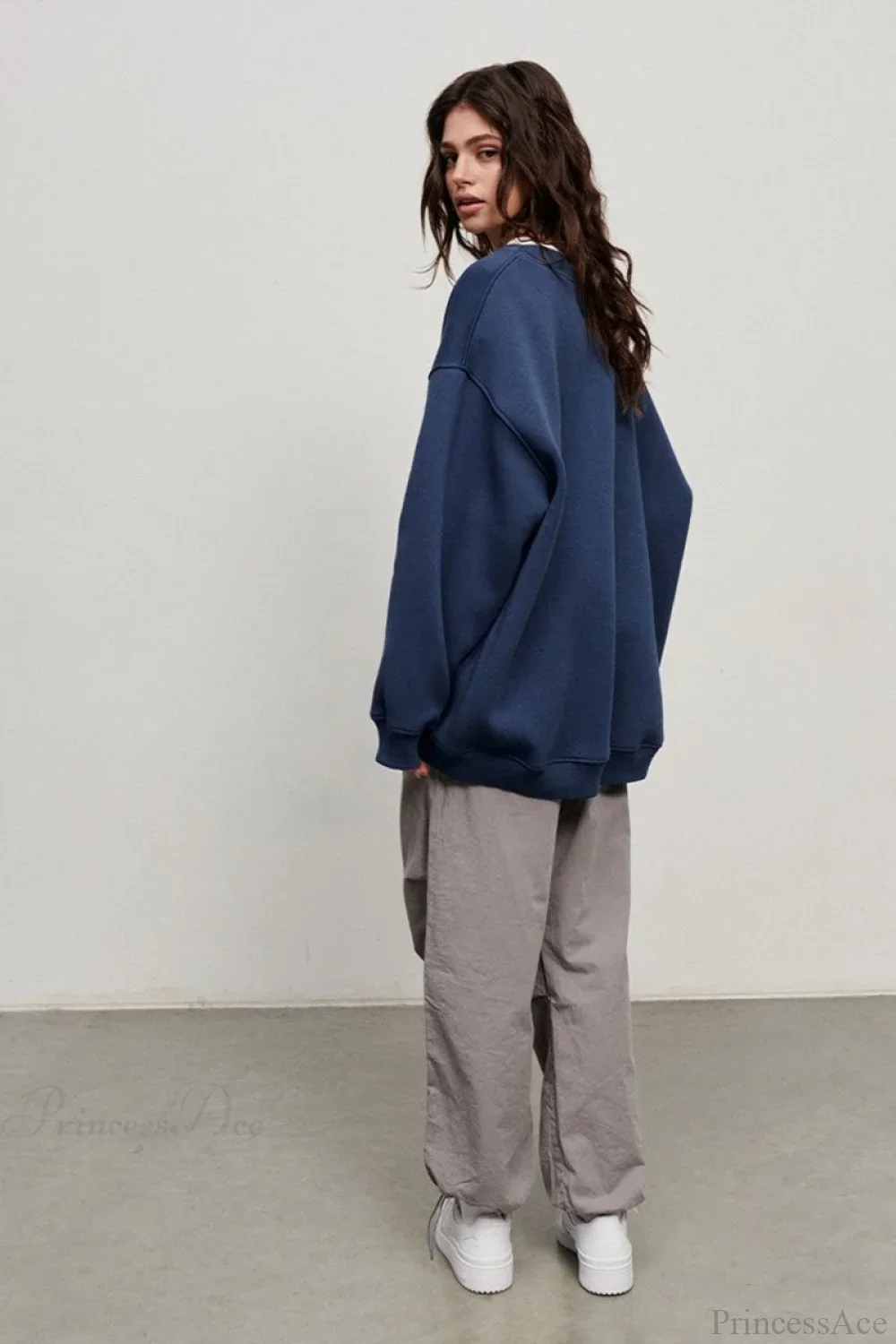 Minimalist Solid Crew Neck Oversize Sweatshirt - Image 14