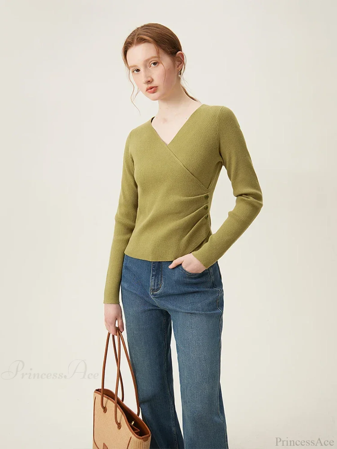 Minimalist V-neck Knit Bottom Sweater Sweater - Image 3