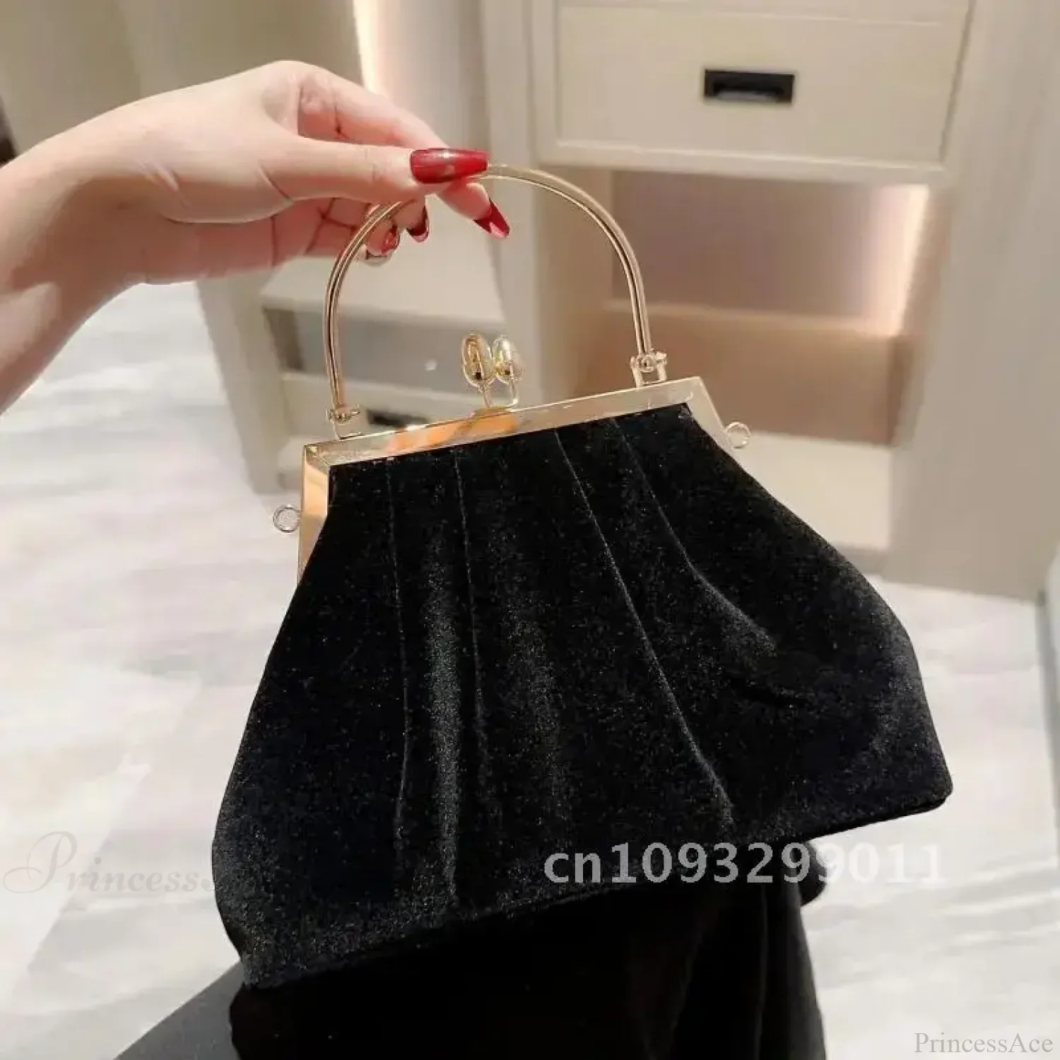 Mysterious Black Velvet Evening Party Wedding Clutch Bag - Image 3