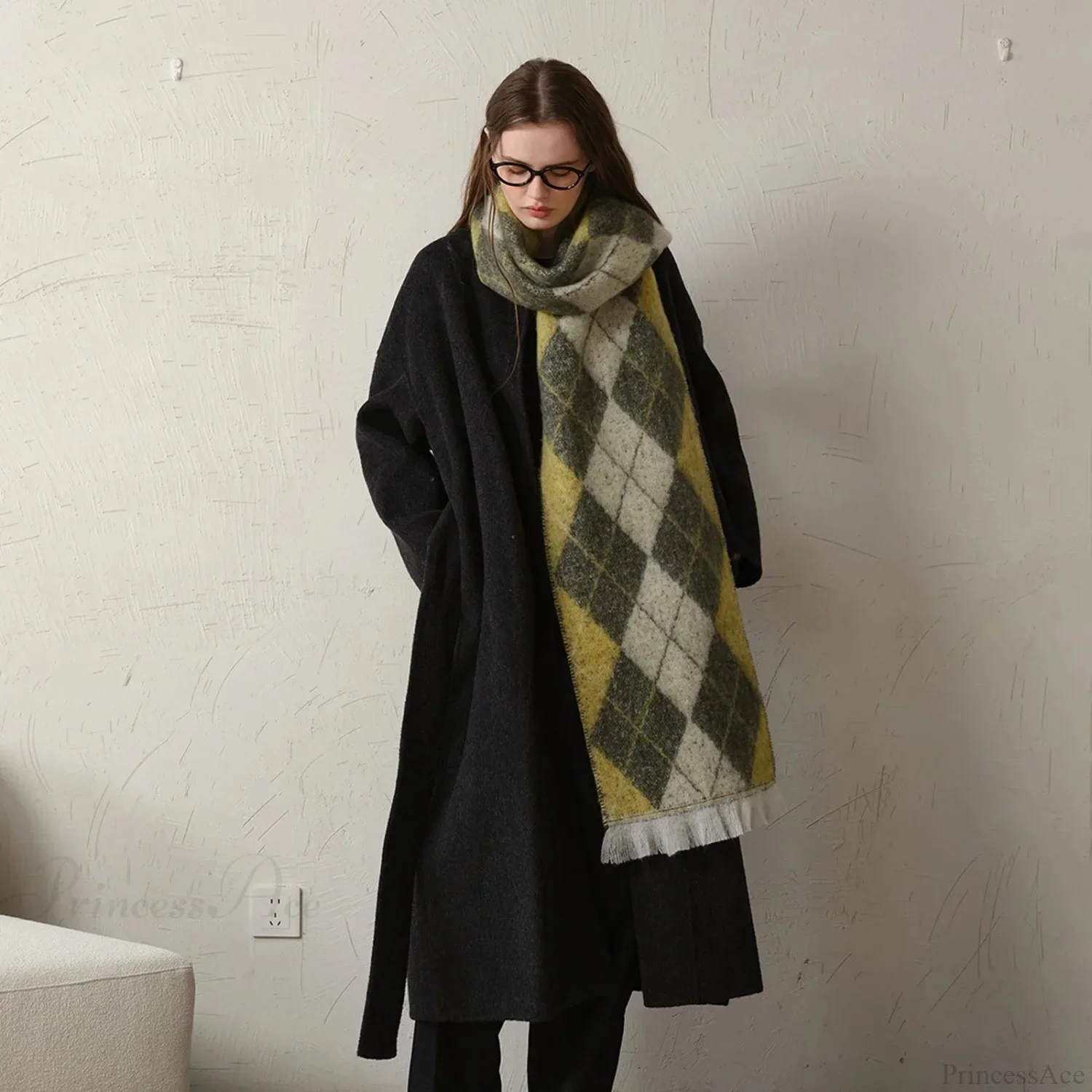 New Retro Argyle Jacquard Plaid Warm Neck Scarf for Autumn Winter 2024 - Image 4