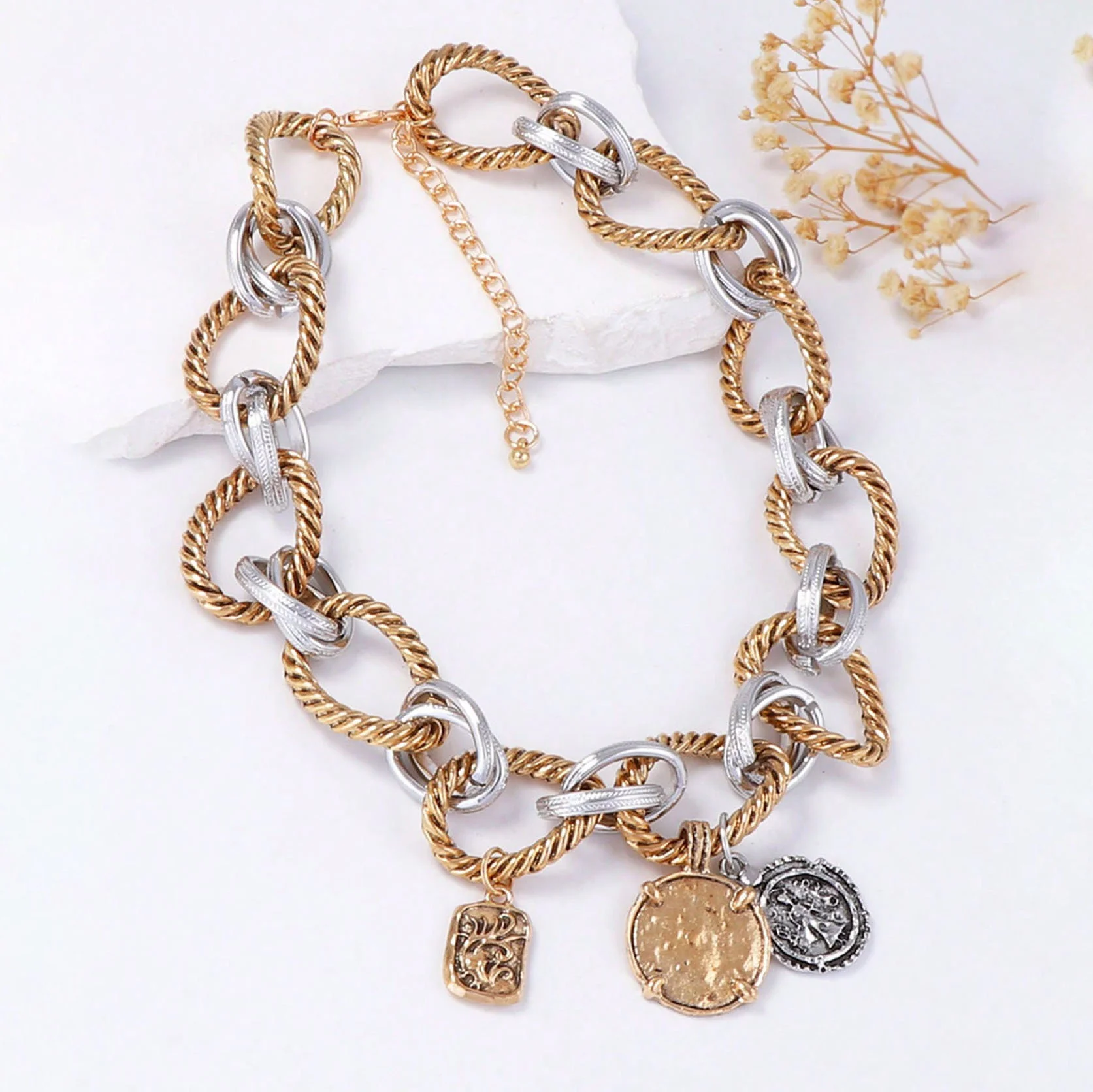 O Ring Interlock Alloy Badge NeckLace - Image 4