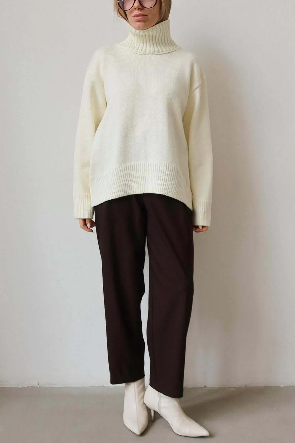 Oversized Solid Color Turtleneck Fashion Sweater - Image 6