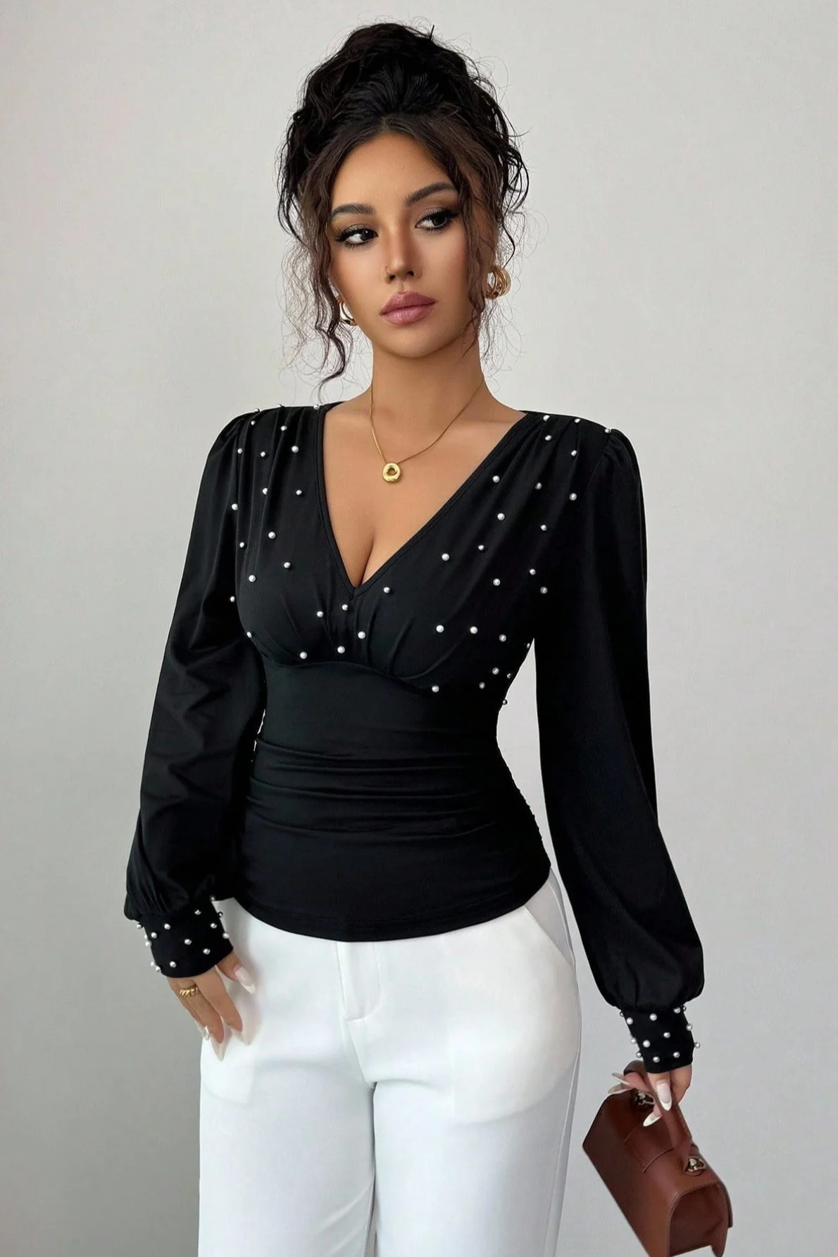 Pearl Accent Solid V-Neck Ruched Waist Sexy Long Sleeve Tee - Image 4