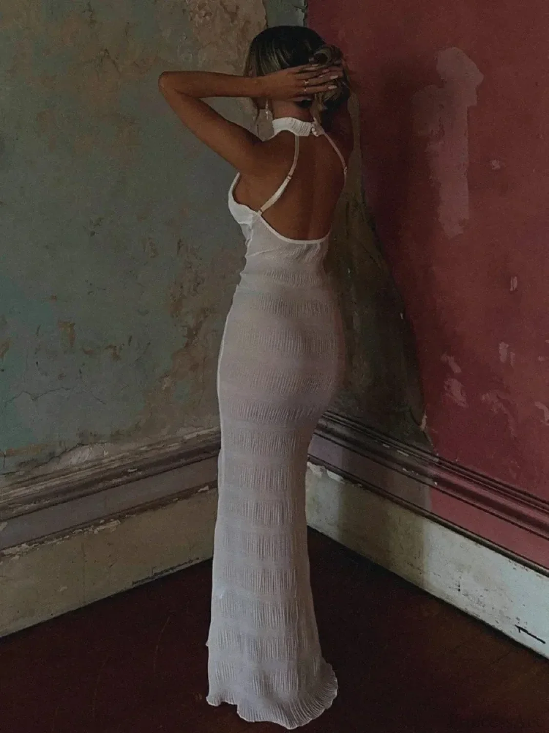 Perspective Backless Vacation Dress - Image 4