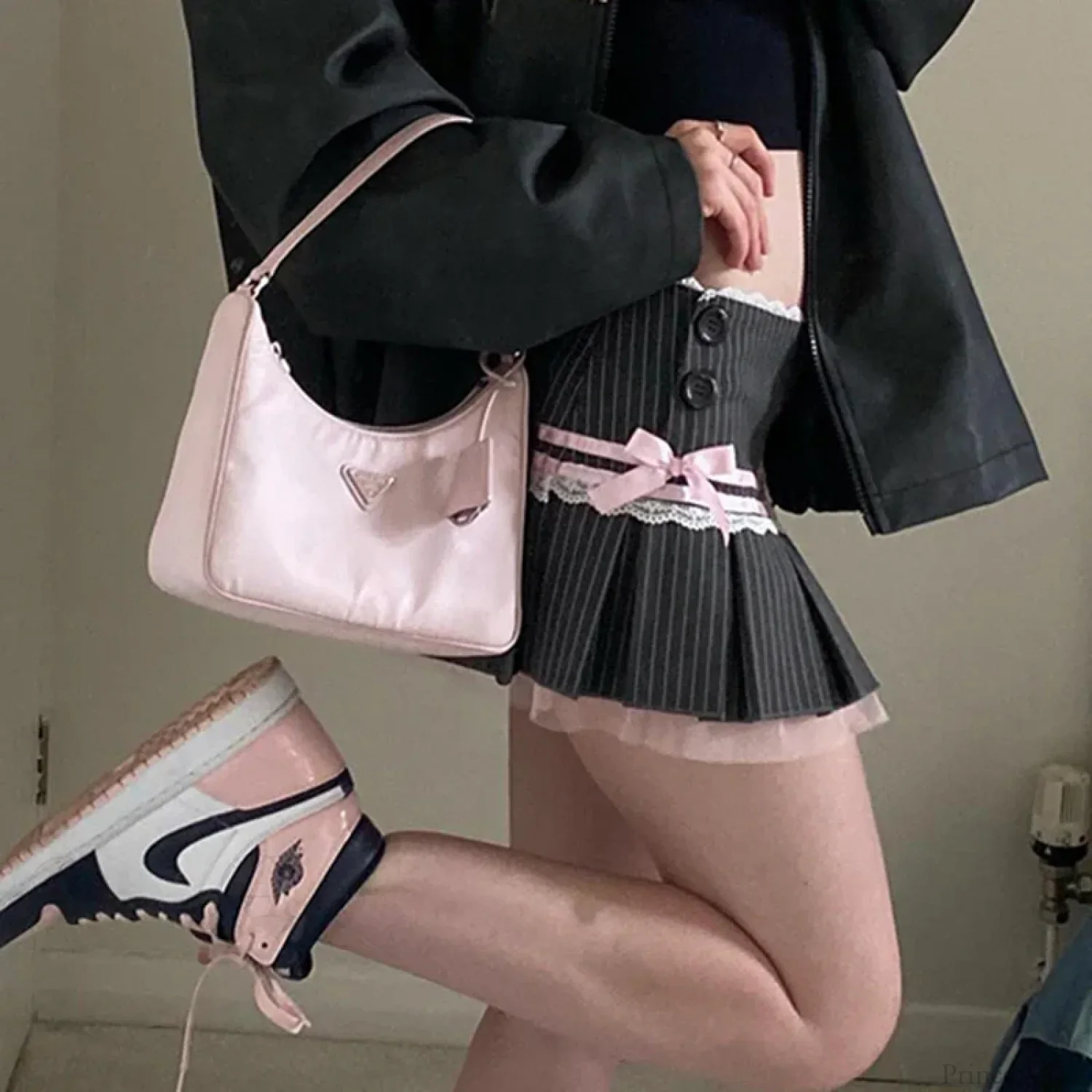 Pink Bow Stitched Pleated Skirt - Image 4