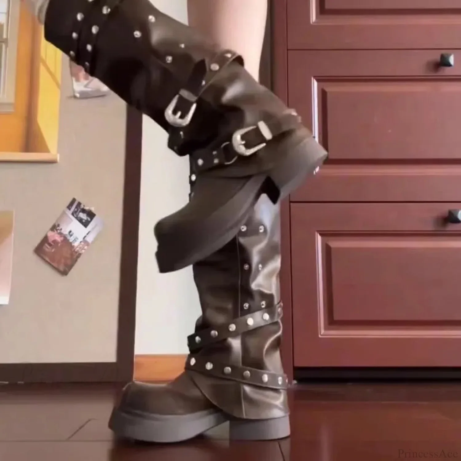 Platform Mysterious Rivet Chain Zip Combat Boot - Image 3