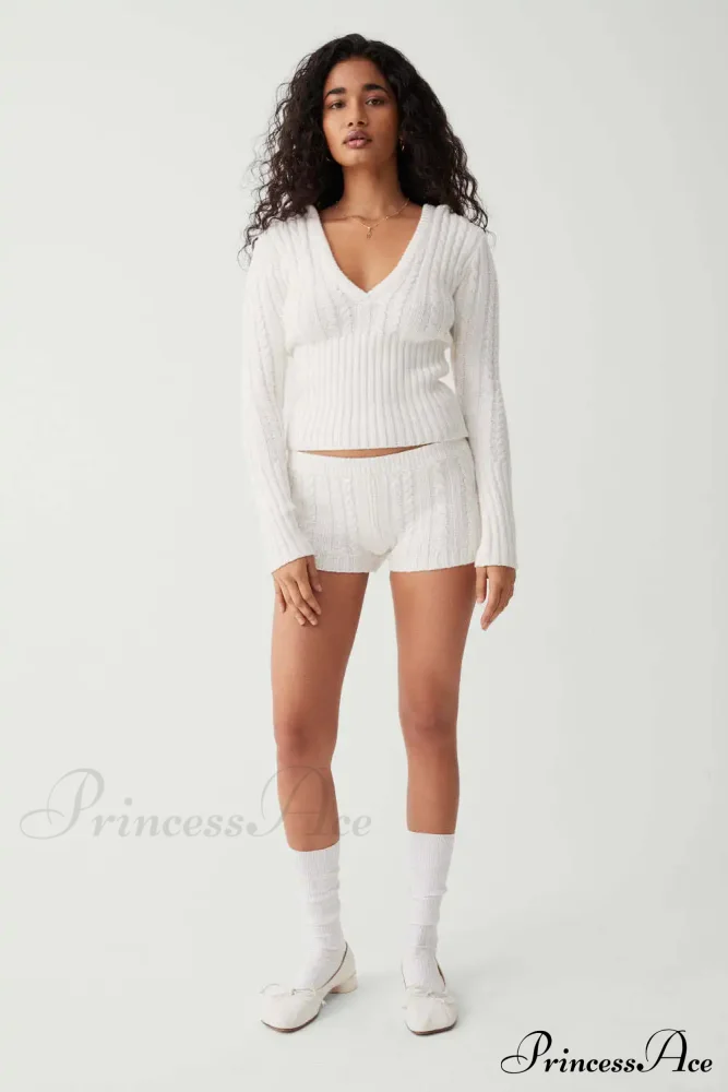 Long Sleeve Knitted V-Neck Graceful Hooded Sweater And Shorts Set - Image 8