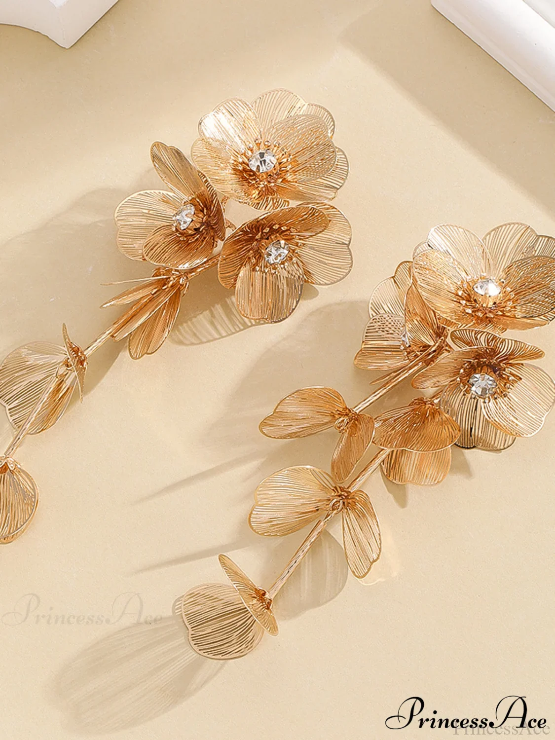 Floral Decor Graceful Fringed Earrings - Image 4