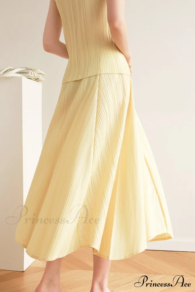 Pleated High Waist Skirt - Solid Color - Image 3