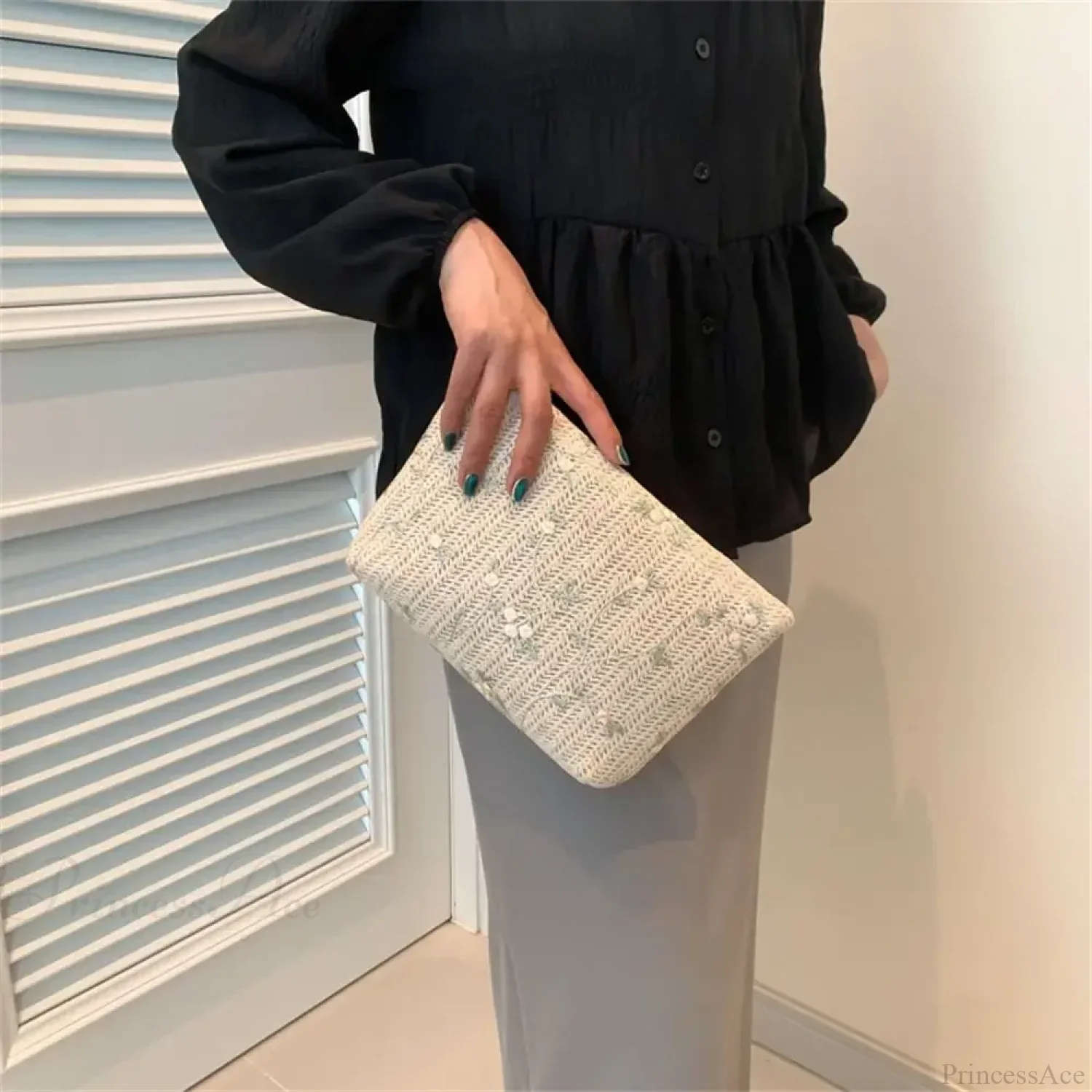 Rattan Handheld Straw Clutch Wristlet - Image 3