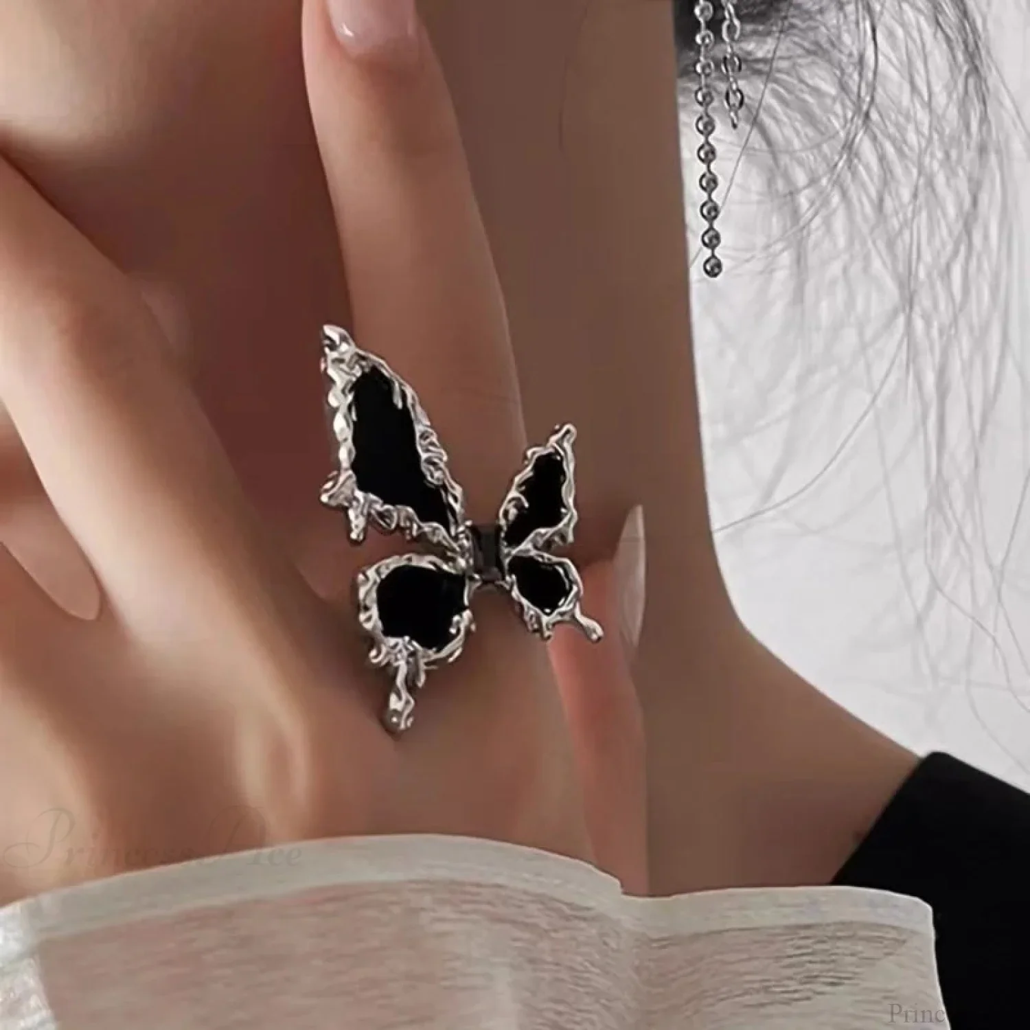 Rebellious Dark Bat Wing Ring - Image 10