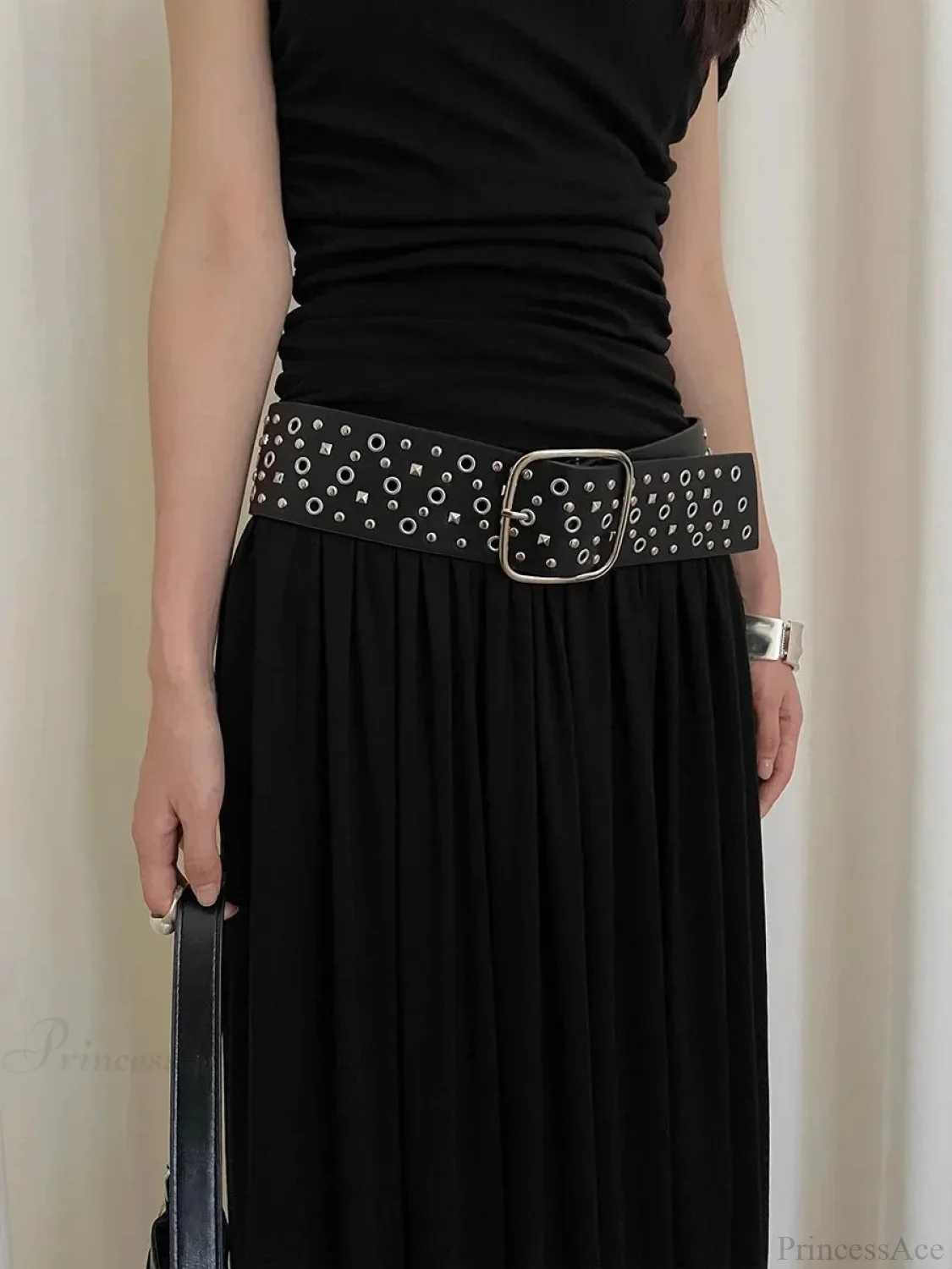 Rebellious Dark Metal Wide Belt - Image 4