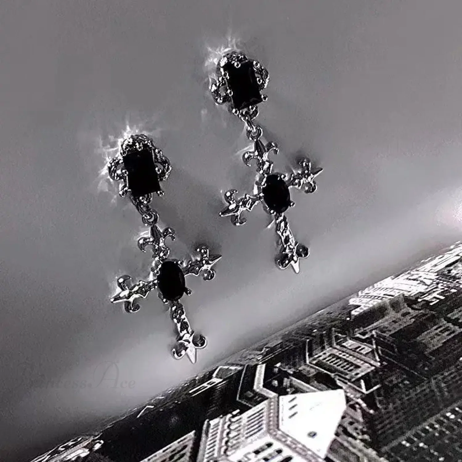 Rebellious Dark Scorpion Metallic Serpent Clip Earring - Image 4