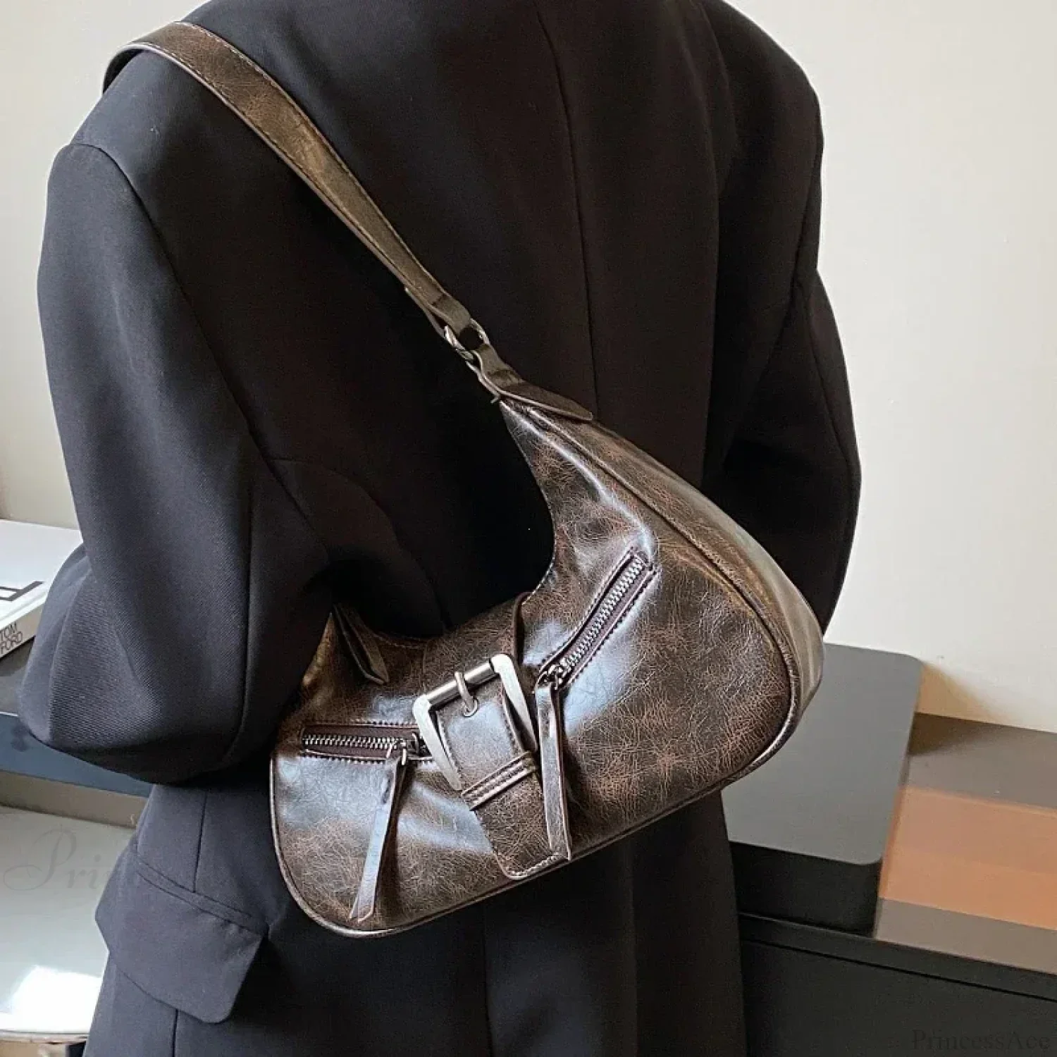 Retro Belt Design PU Leather Shoulder Bag - Image 2
