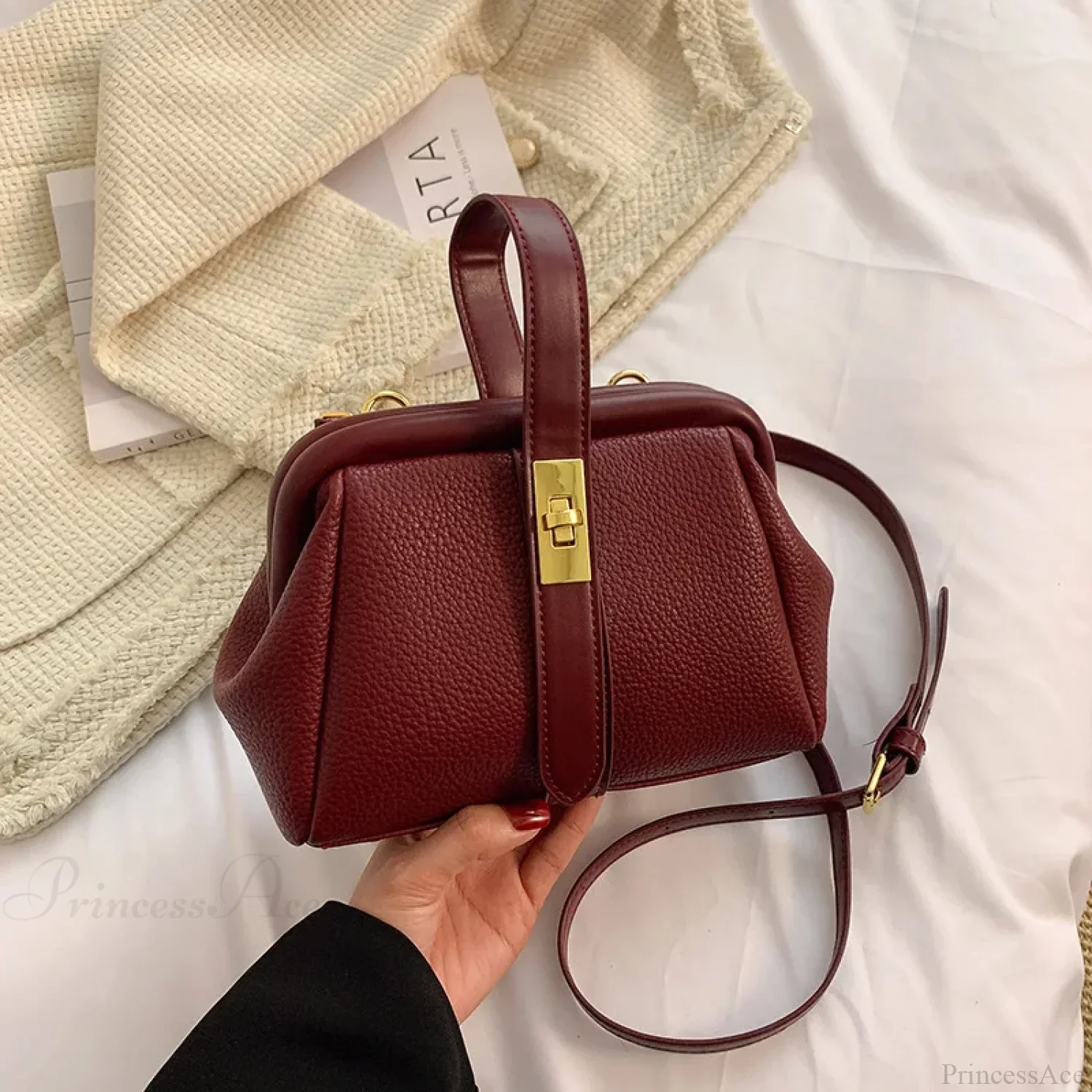 Retro Designer Luxury Crossbody Shopping Handbag - Image 6