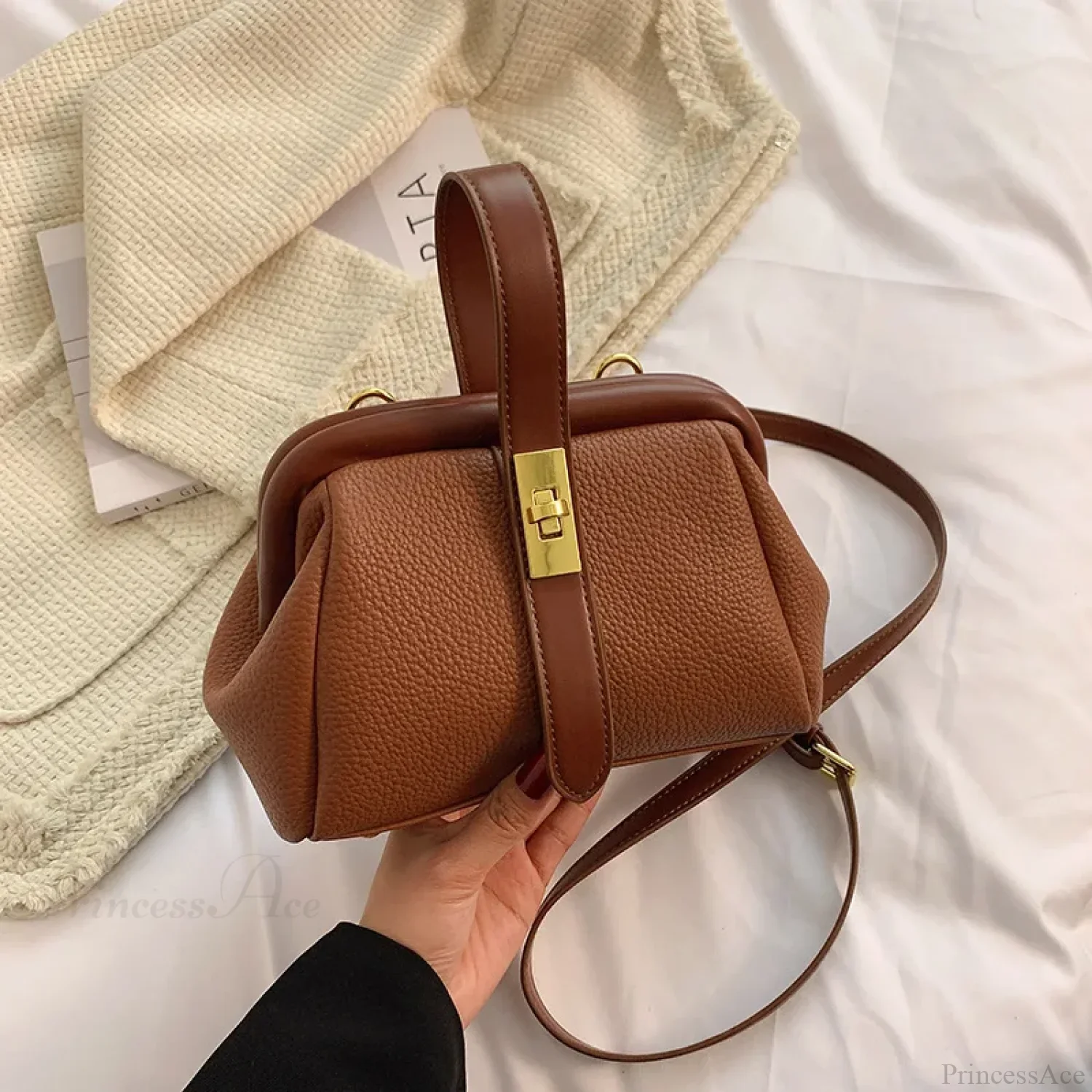 Retro Designer Luxury Crossbody Shopping Handbag - Image 8