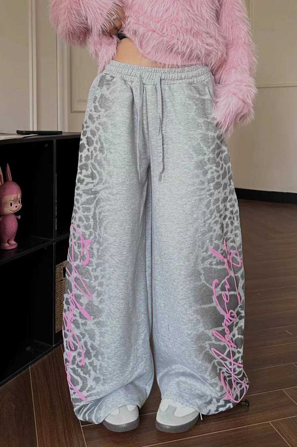 Retro Leopard Letter Embroidered Loose Pants - Image 4