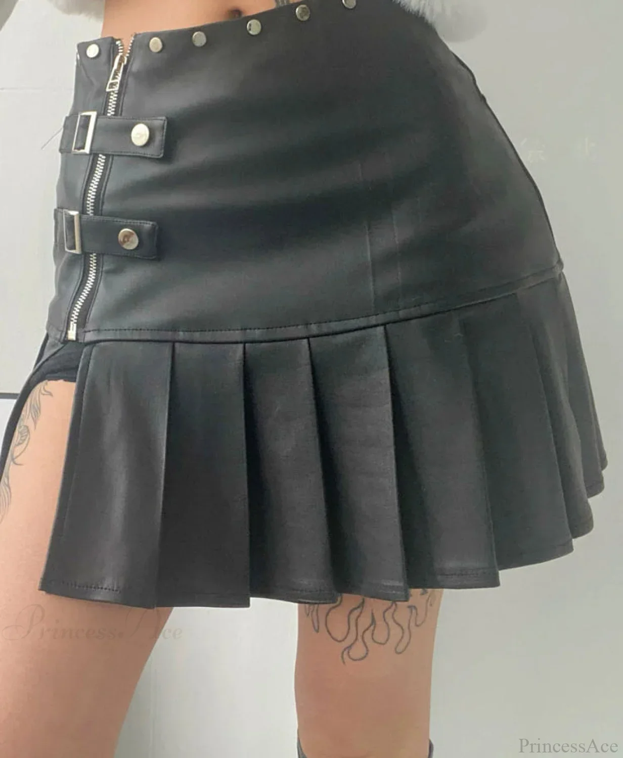 Retro PU Leather Pleated Mini Skirt - Image 4