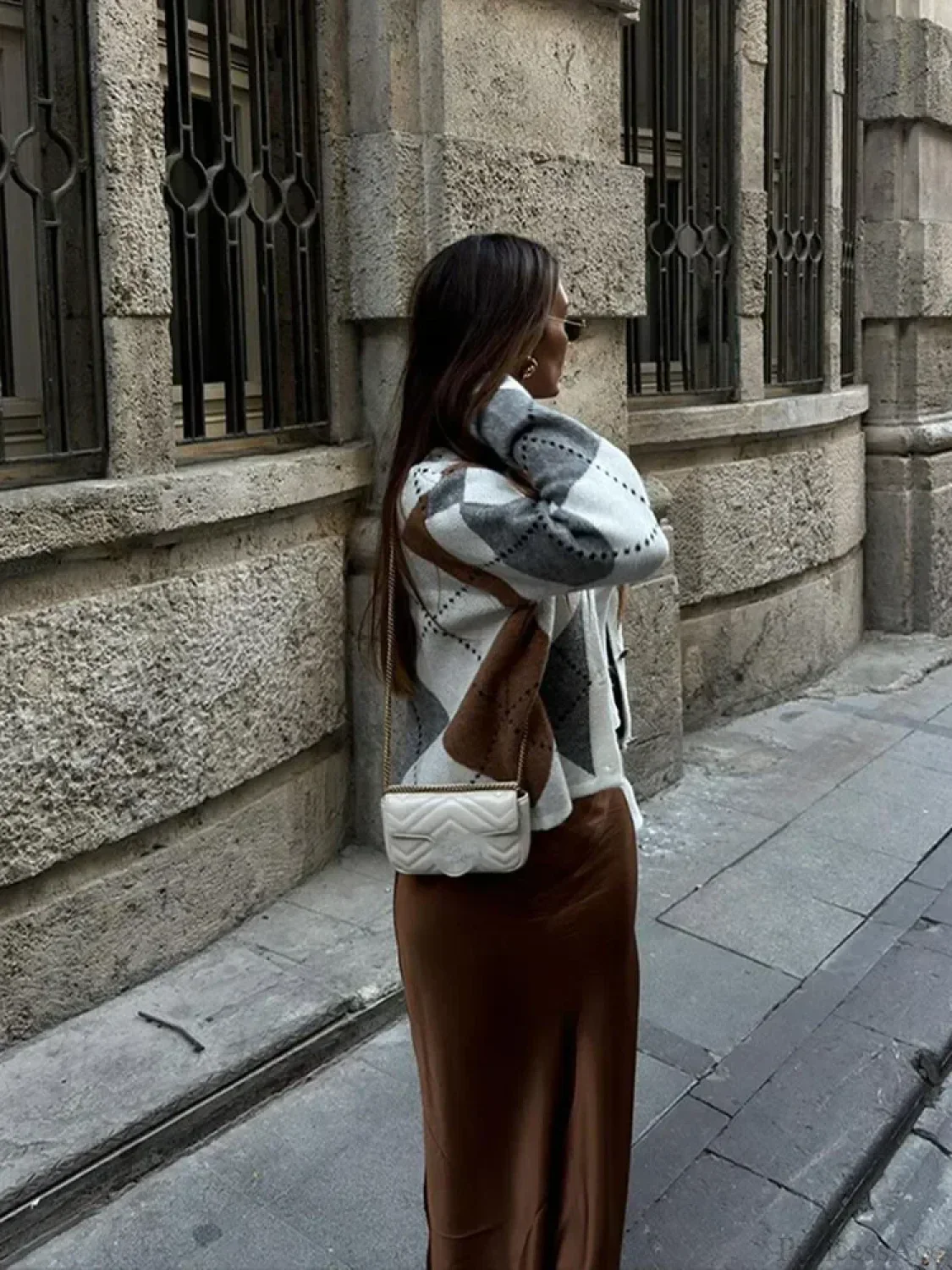 Round Neck Printed Contrasting Cardigan - Image 4