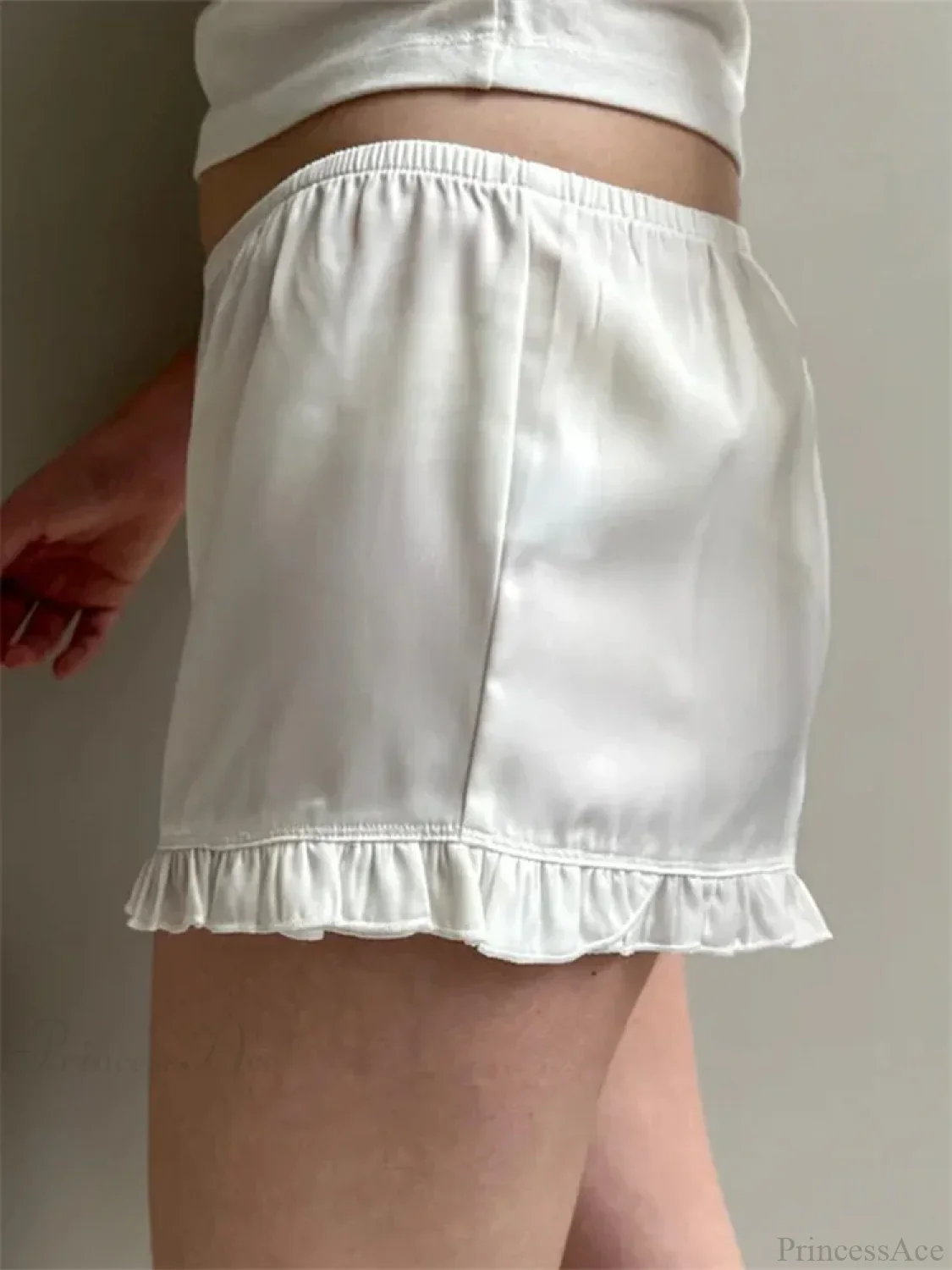 Ruffled Elastic Low Waist Short - Image 2