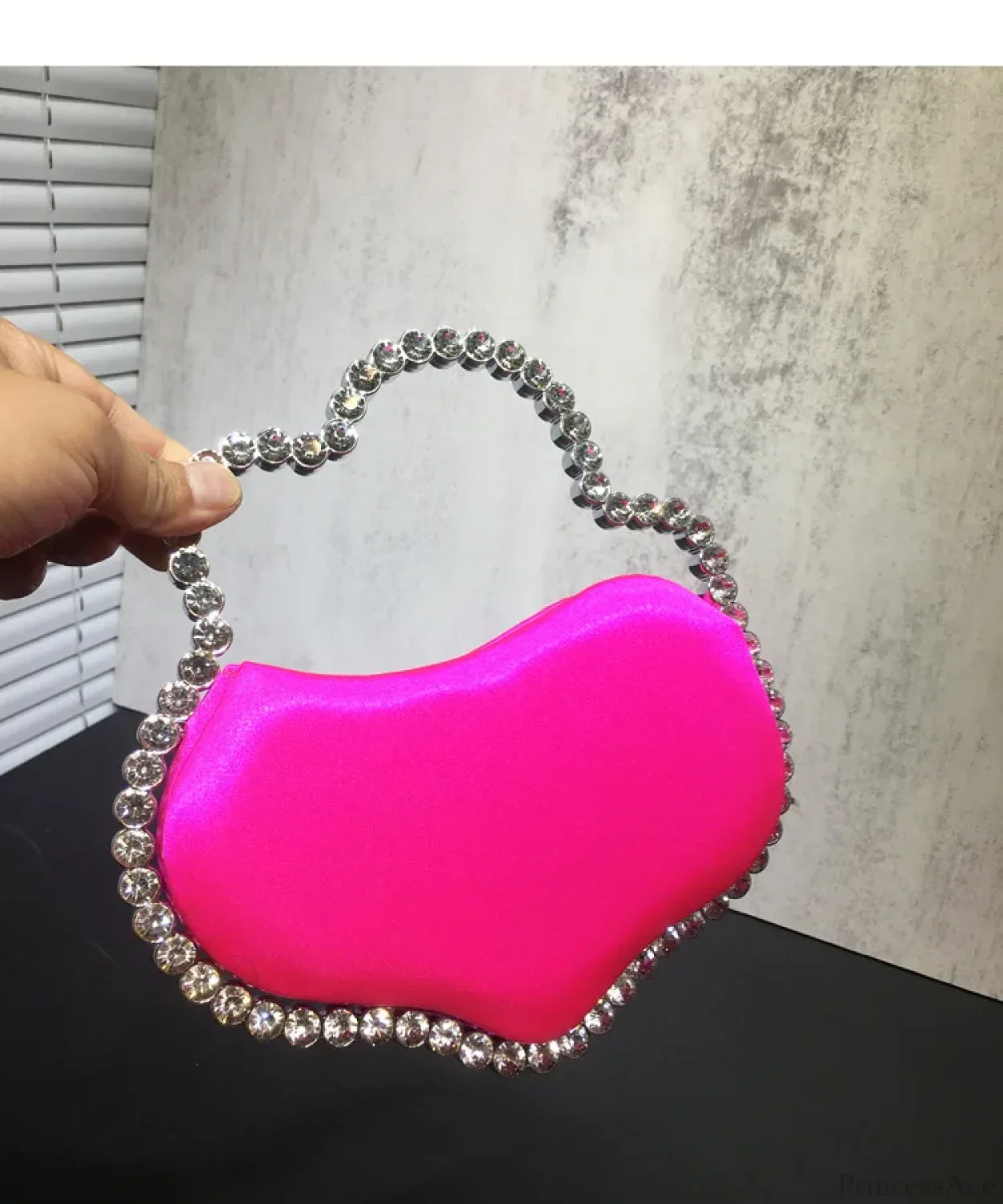 Sequin Diamond Cloud Shape Evening Wristlet - Image 2