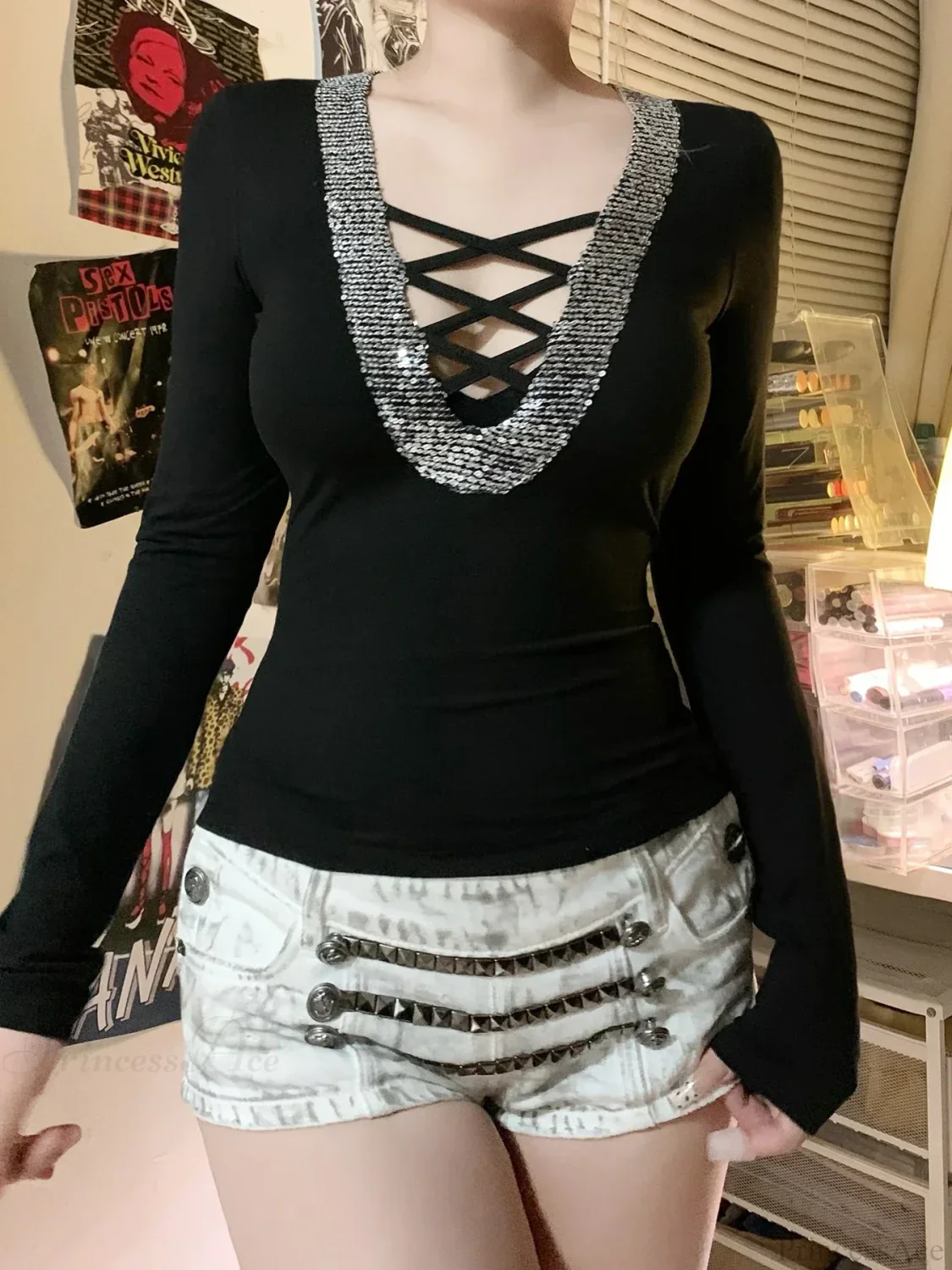 Sequin V-neck Knit Top - Image 4
