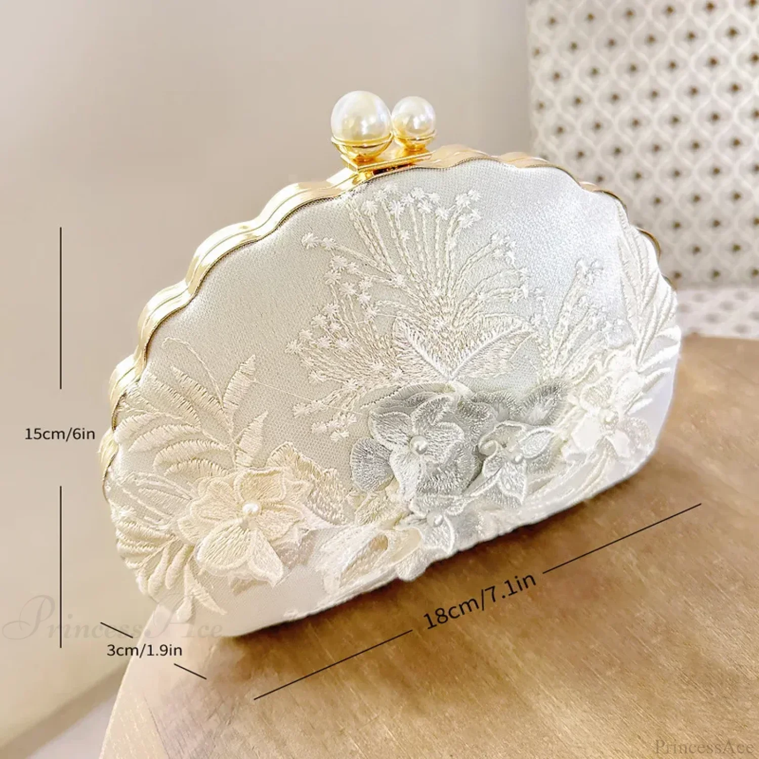 Shell Lace Embroidered Clutch Wristlet - Image 4