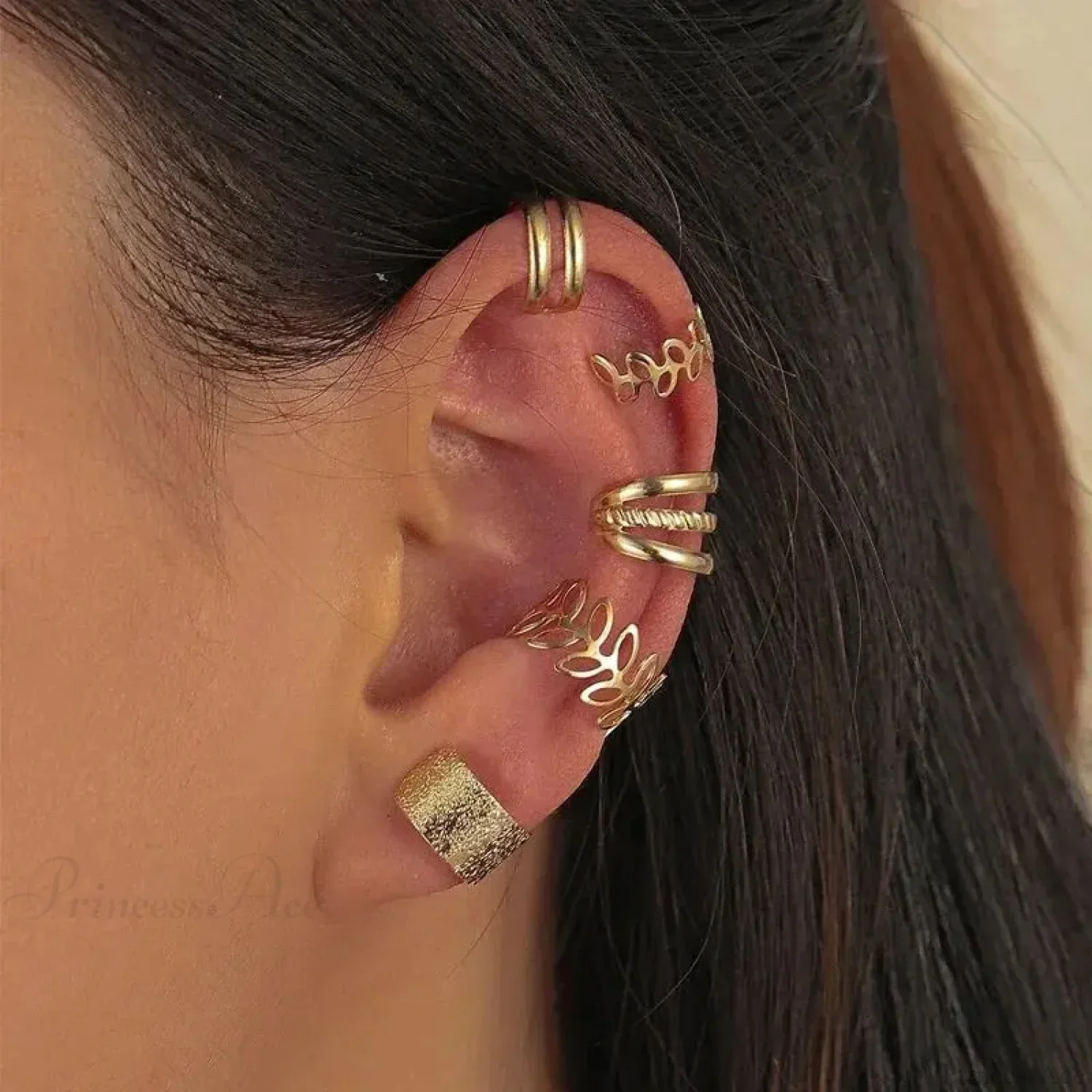 Shiny Foliage Clamp Basic Non-Puncturing Earring - Image 2