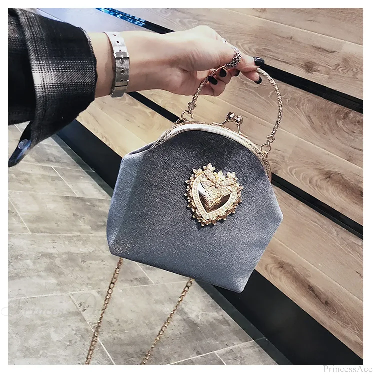 Shiny Heart Shape Evening Clutch Chain Shoulder Bag - Image 6