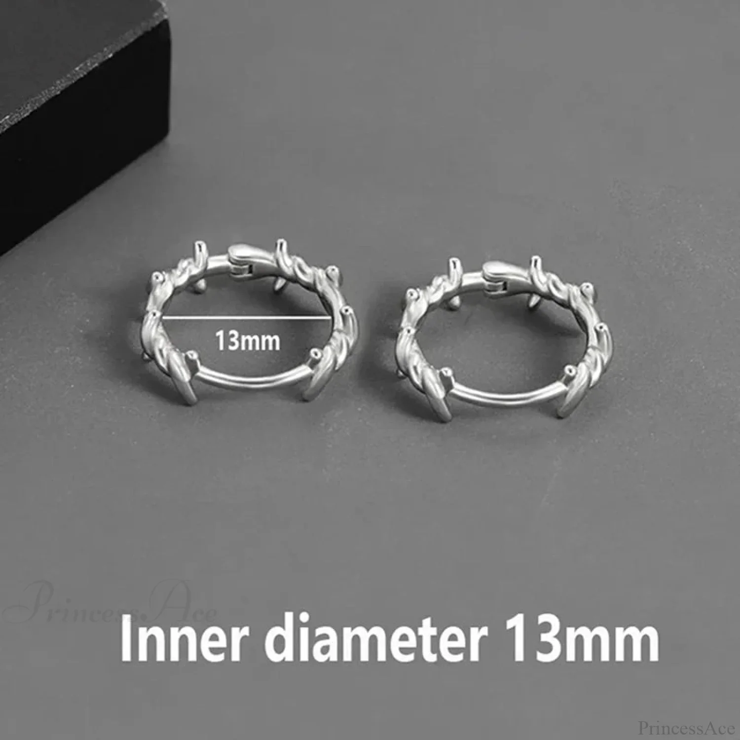 Shiny Thorns Circle Five-Pointed Star Earring - Image 6