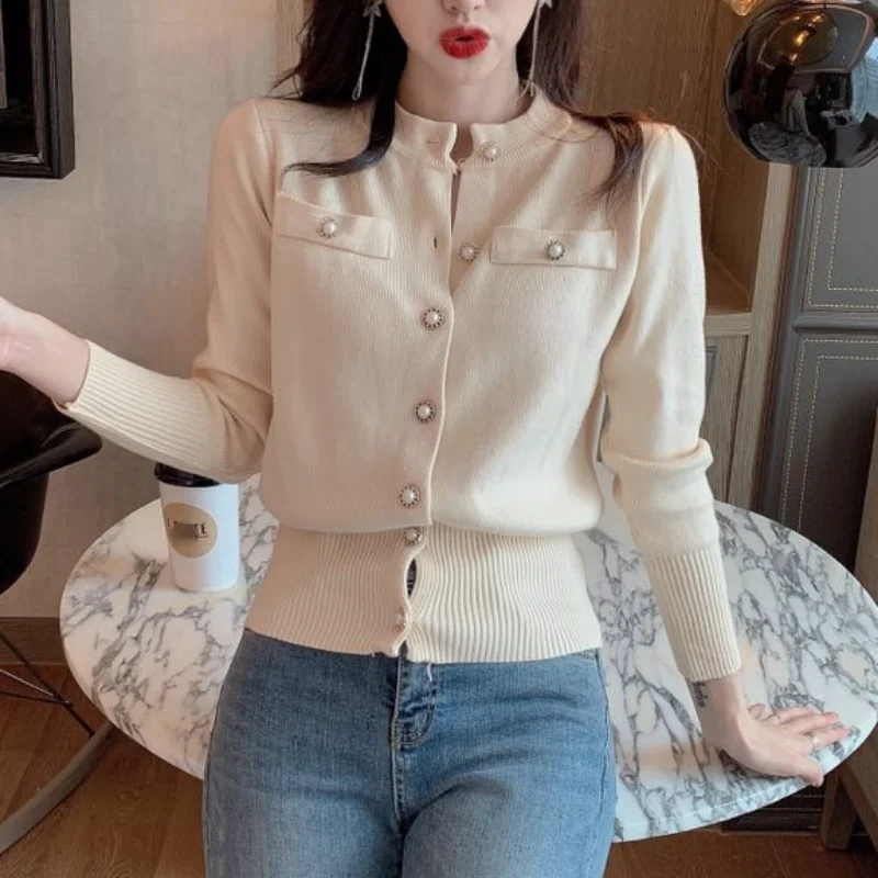 Short Slim Single Breasted Knit Cardigan - Image 3