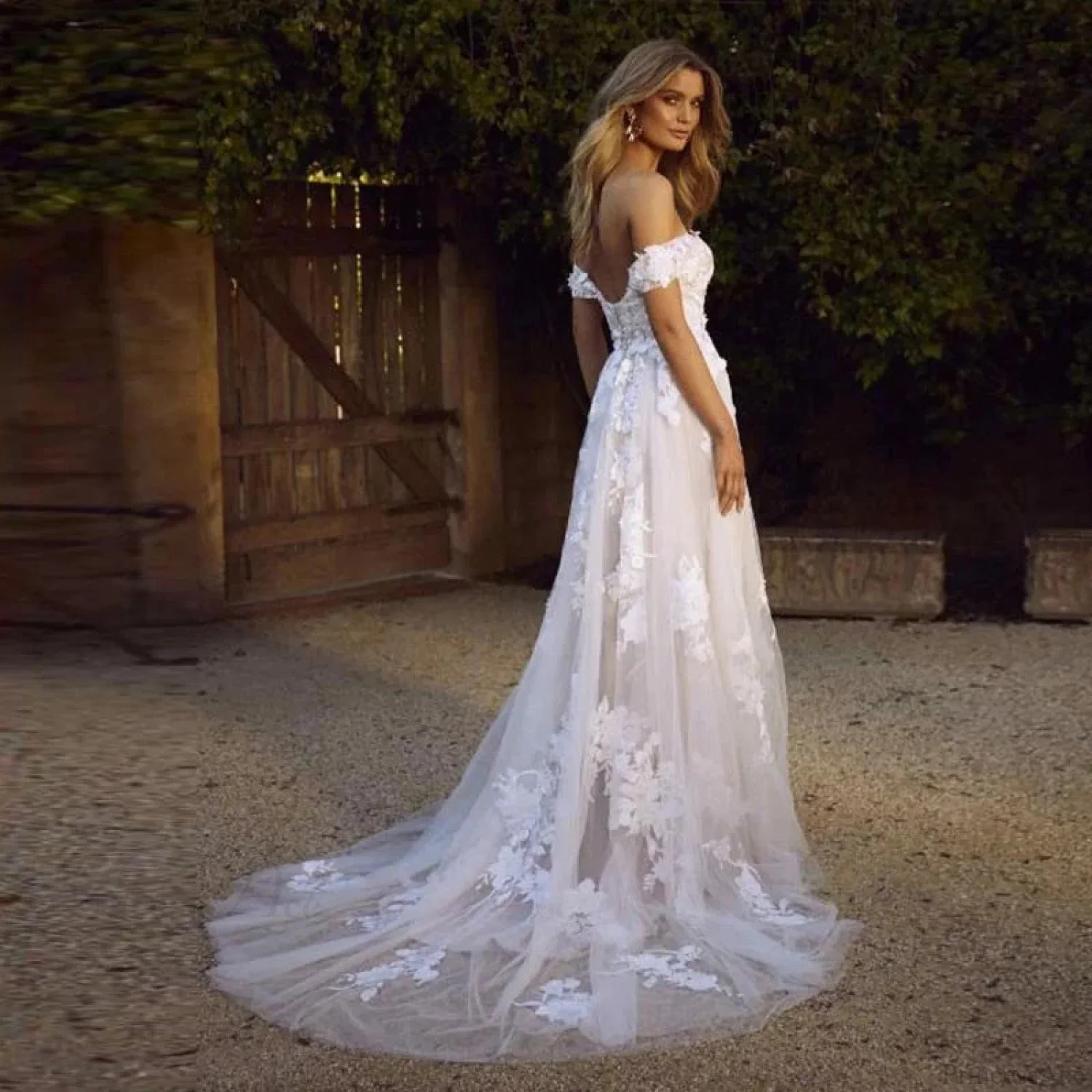 Short Vintage Strapless Wedding Dress - Image 3