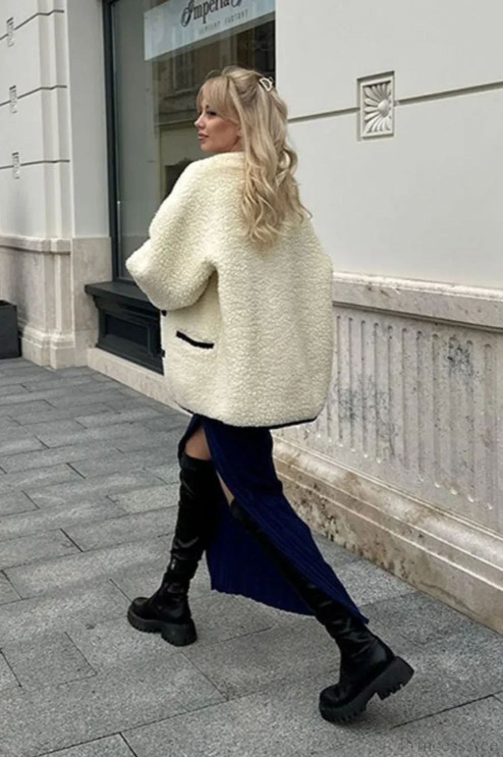 solid color Sherpa Horn Button Minimalist Coat - Image 3