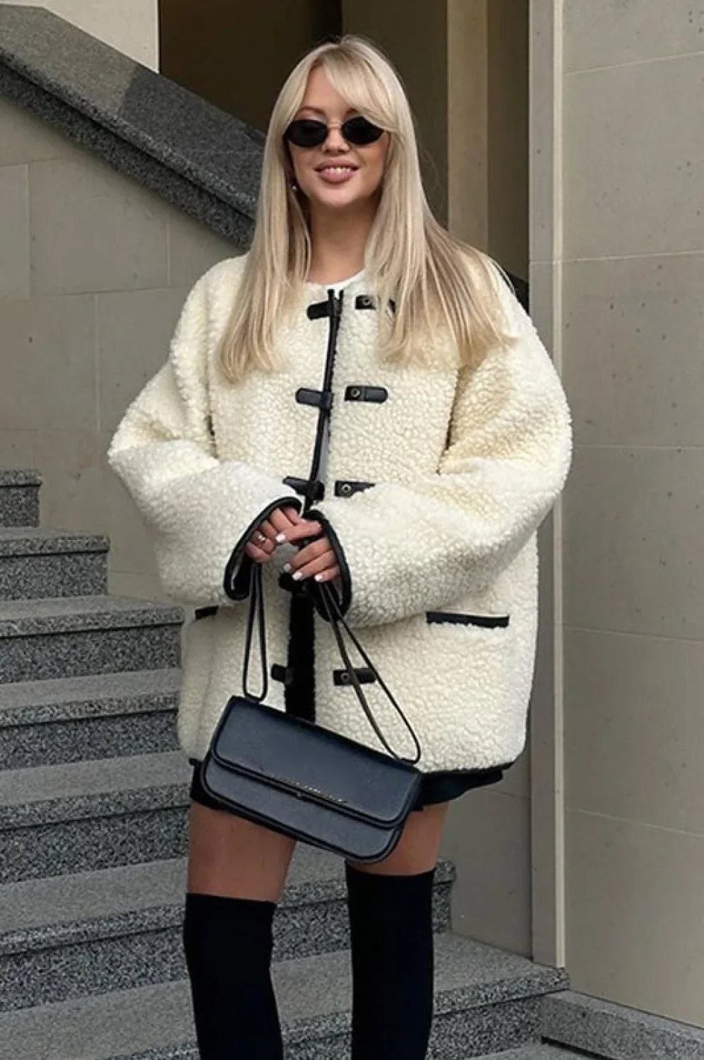 solid color Sherpa Horn Button Minimalist Coat - Image 4